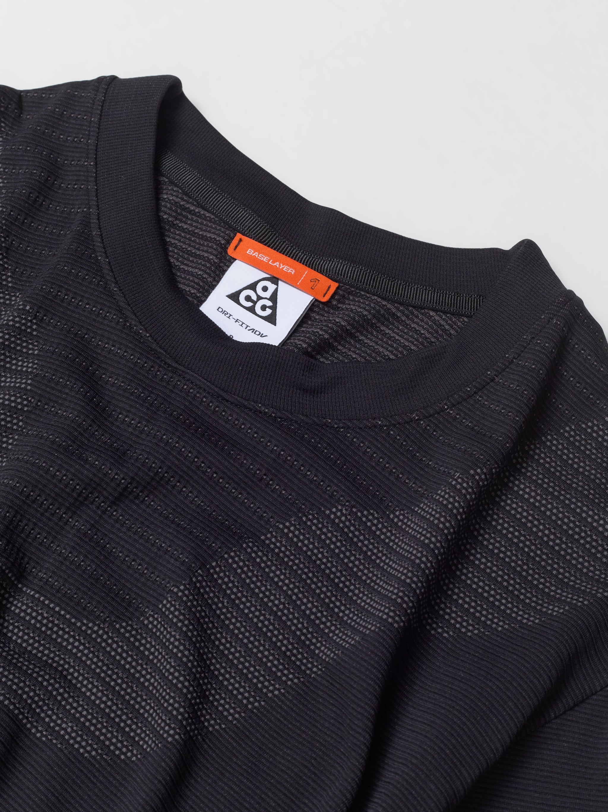 Men's Delta River Longsleeve T-Shirt in Black & Cool Grey