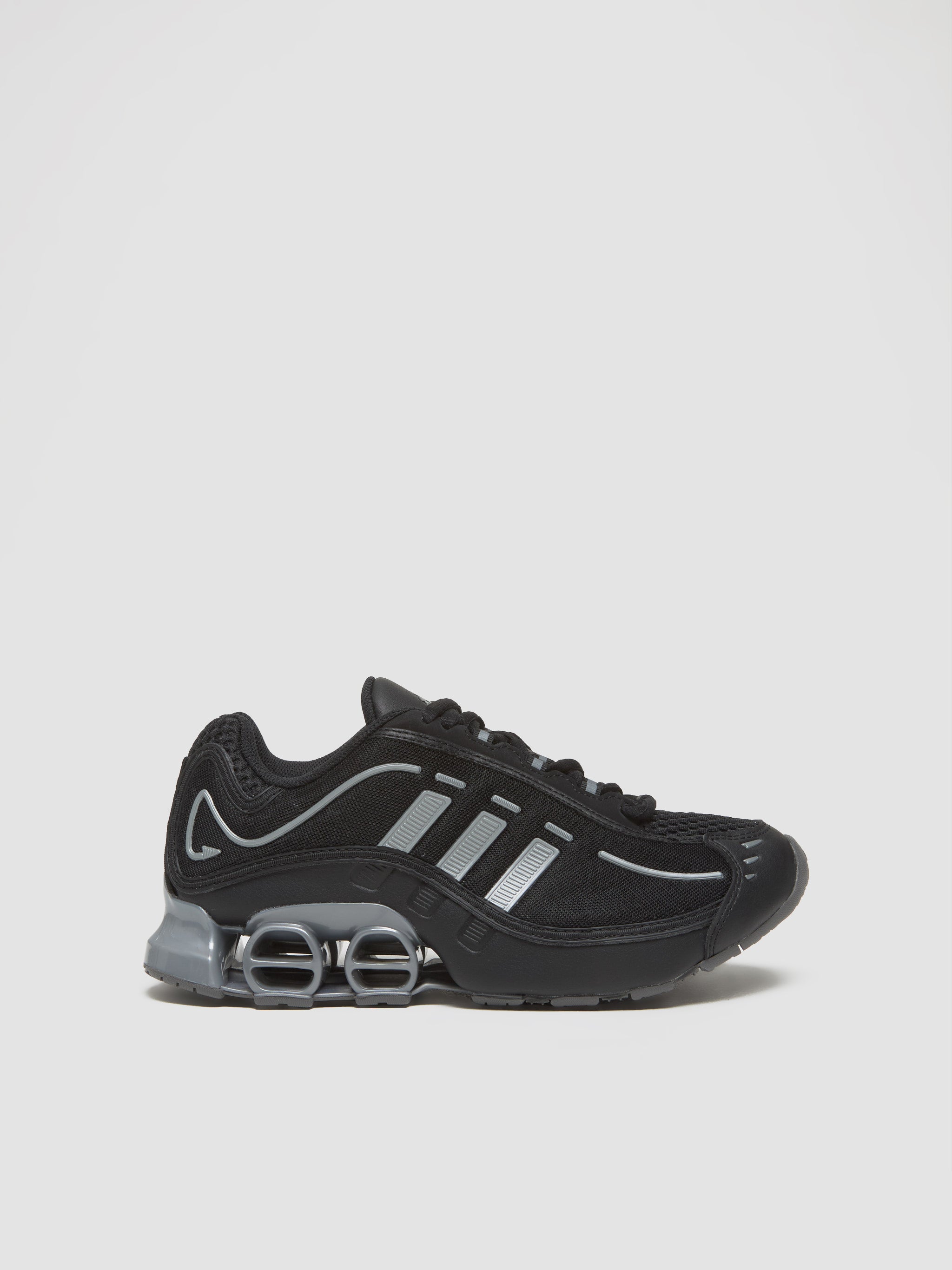 WMNS Megaride 01 Sneaker in Core Black & Grey Four