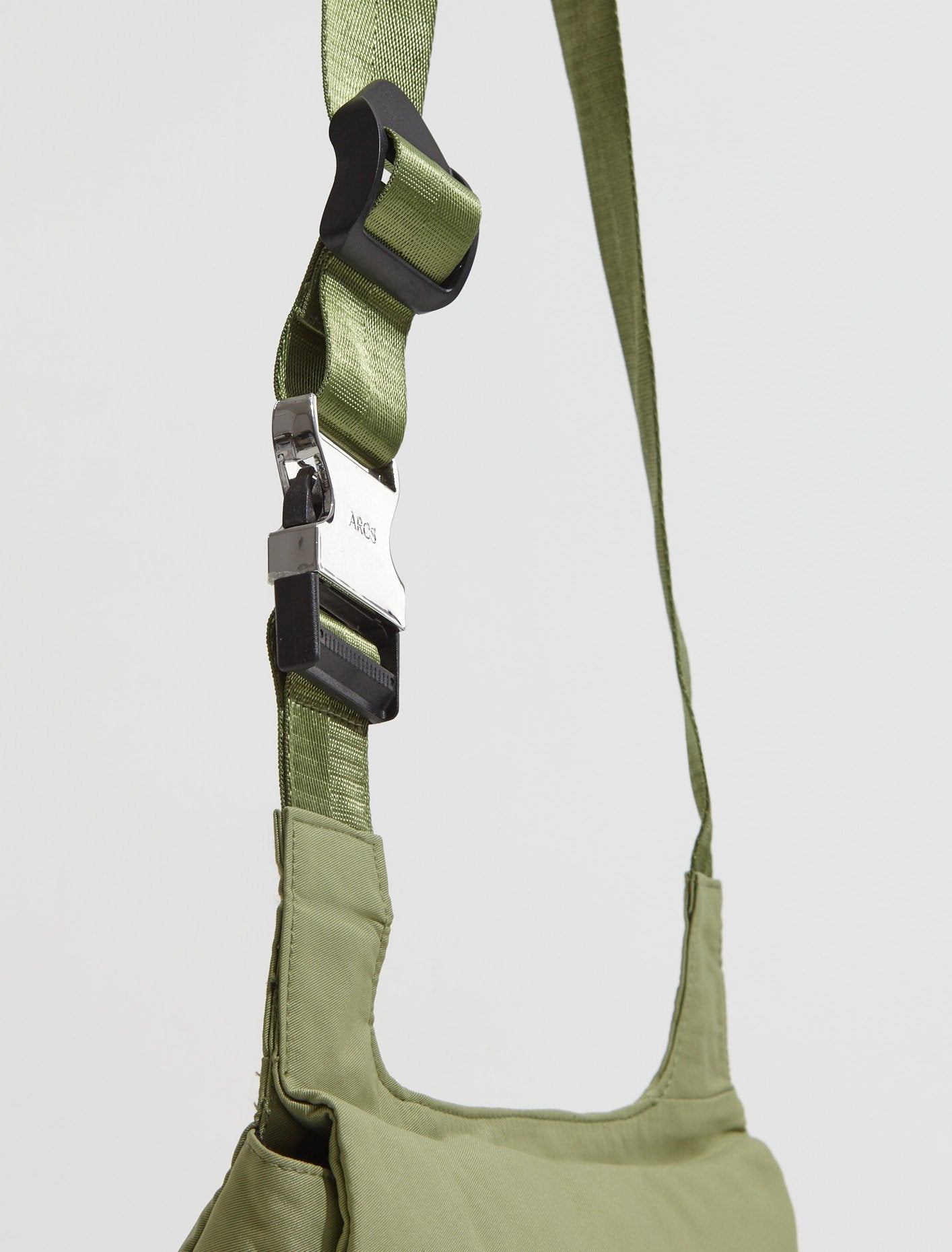 Club Cross Body Bag in Moss