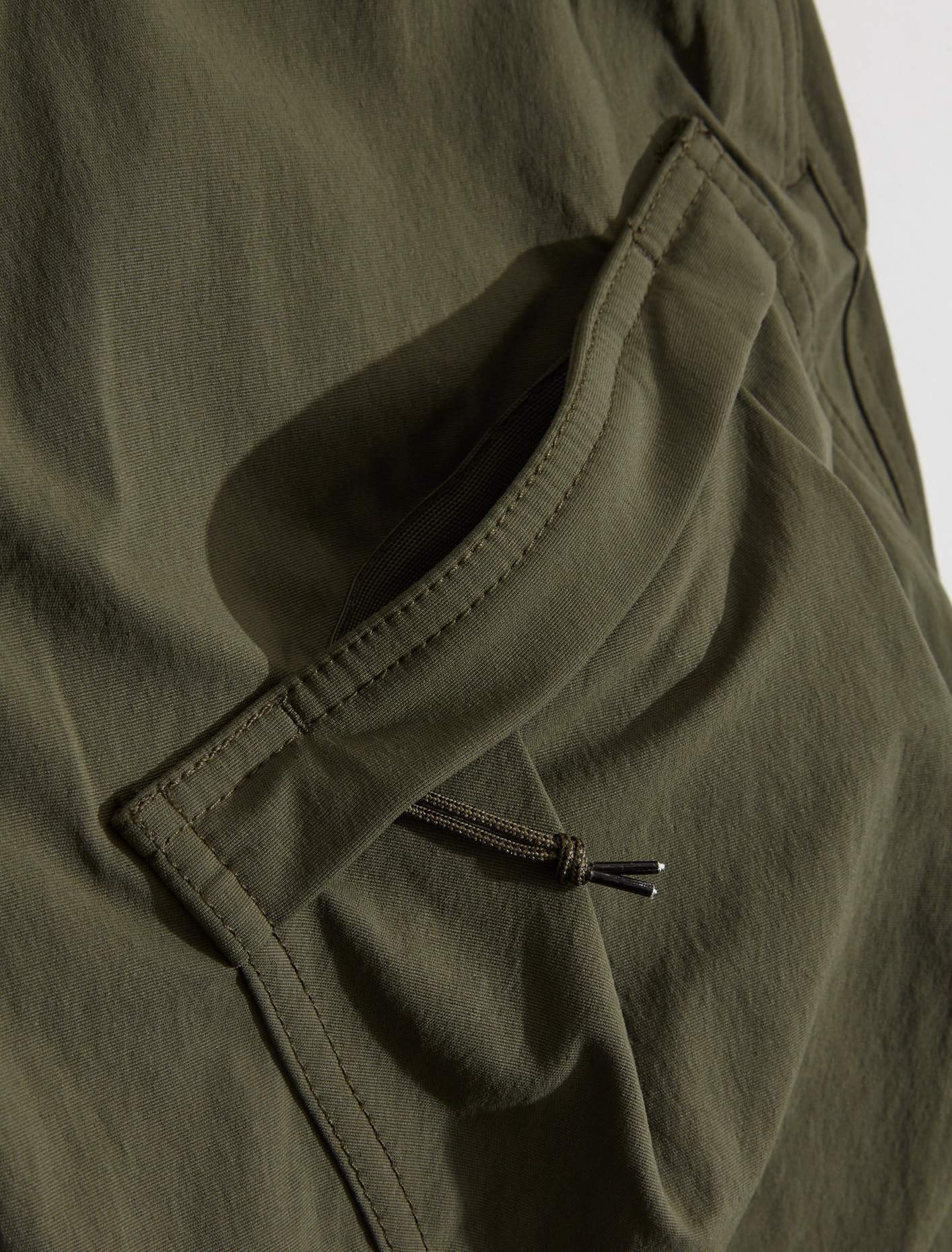 "Smith Summit" Cargo Pants in Khaki