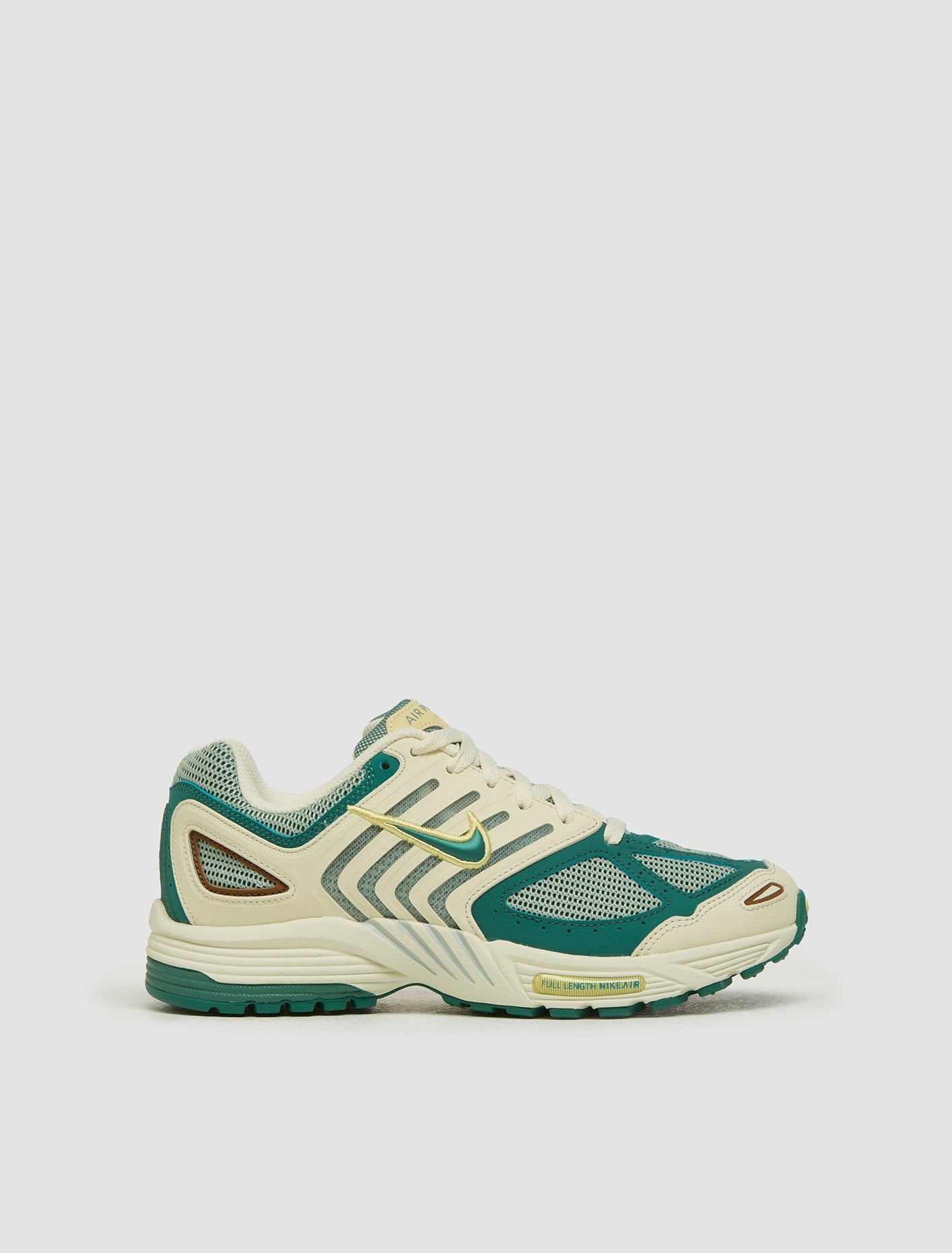 WMNS Air Pegasus 2K5 Sneaker in Coconut Milk & Bicoastal