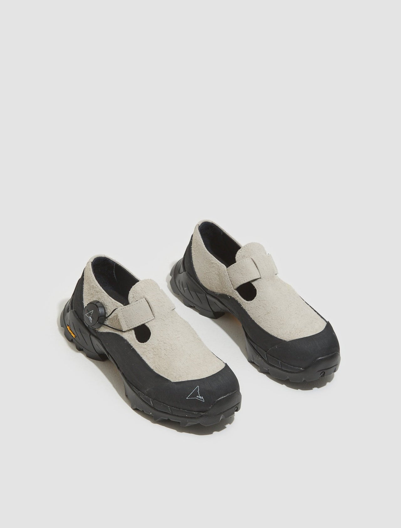 Pala Sneakers in Off White & Black