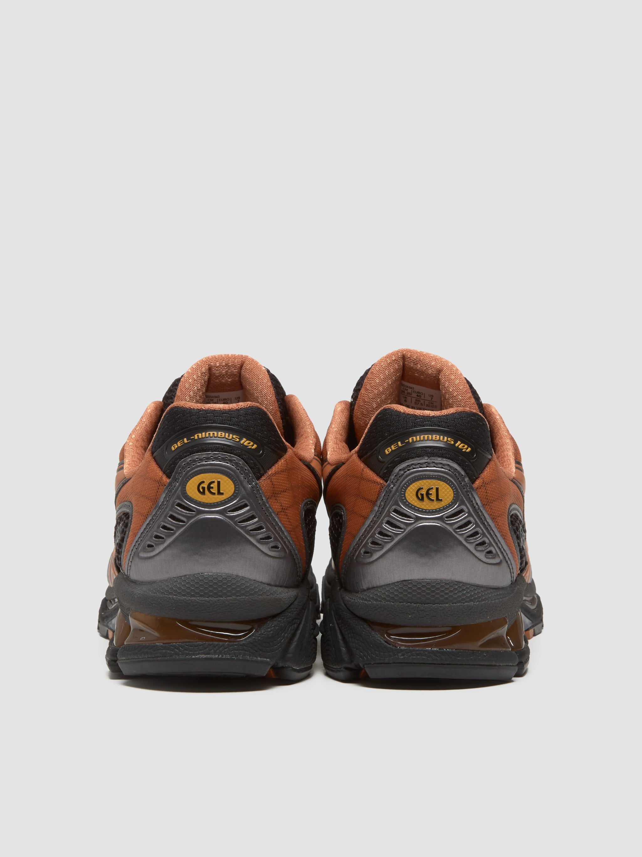 GEL-NIMBUS 10.1 Sneaker in Black & Rust Orange