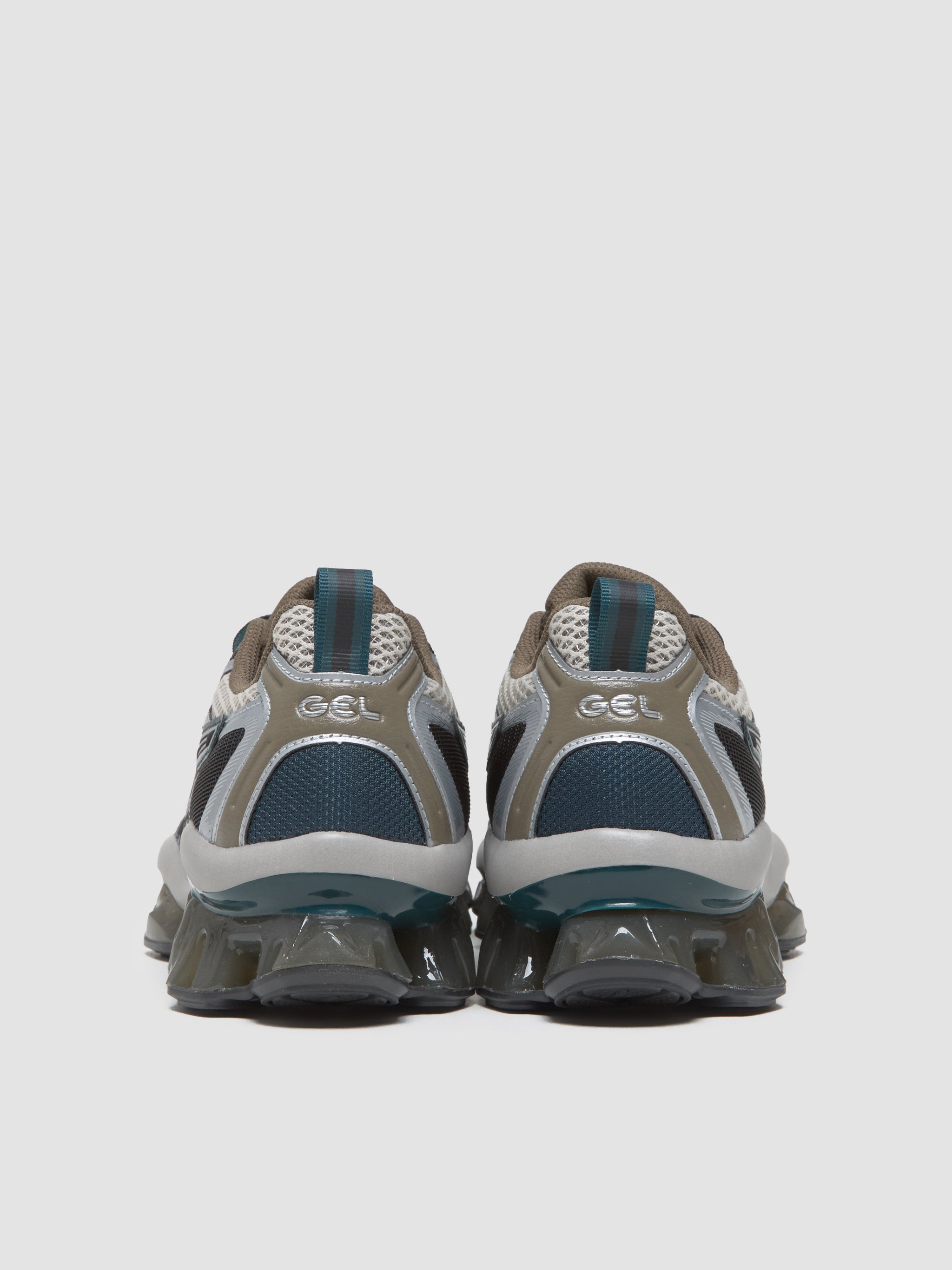 GEL-QUANTUM KINETIC Sneaker in Oatmeal & Dark Taupe