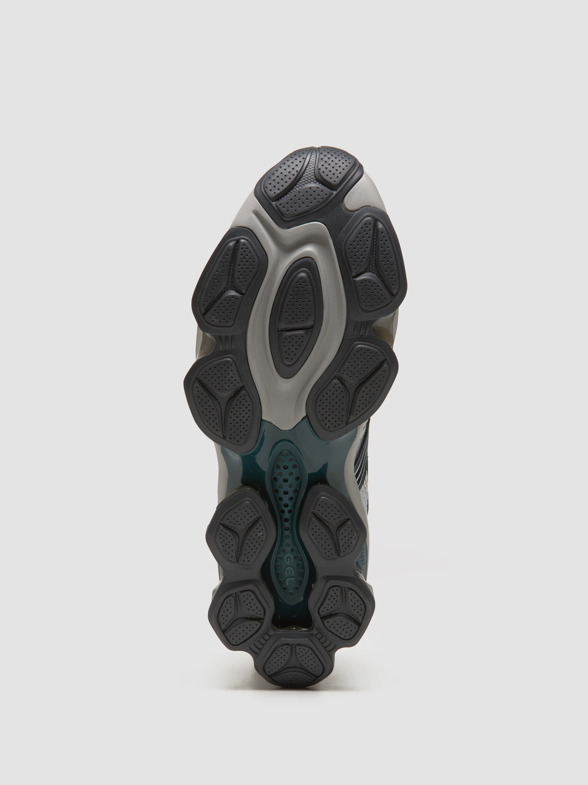 GEL-QUANTUM KINETIC Sneaker in Oatmeal & Dark Taupe