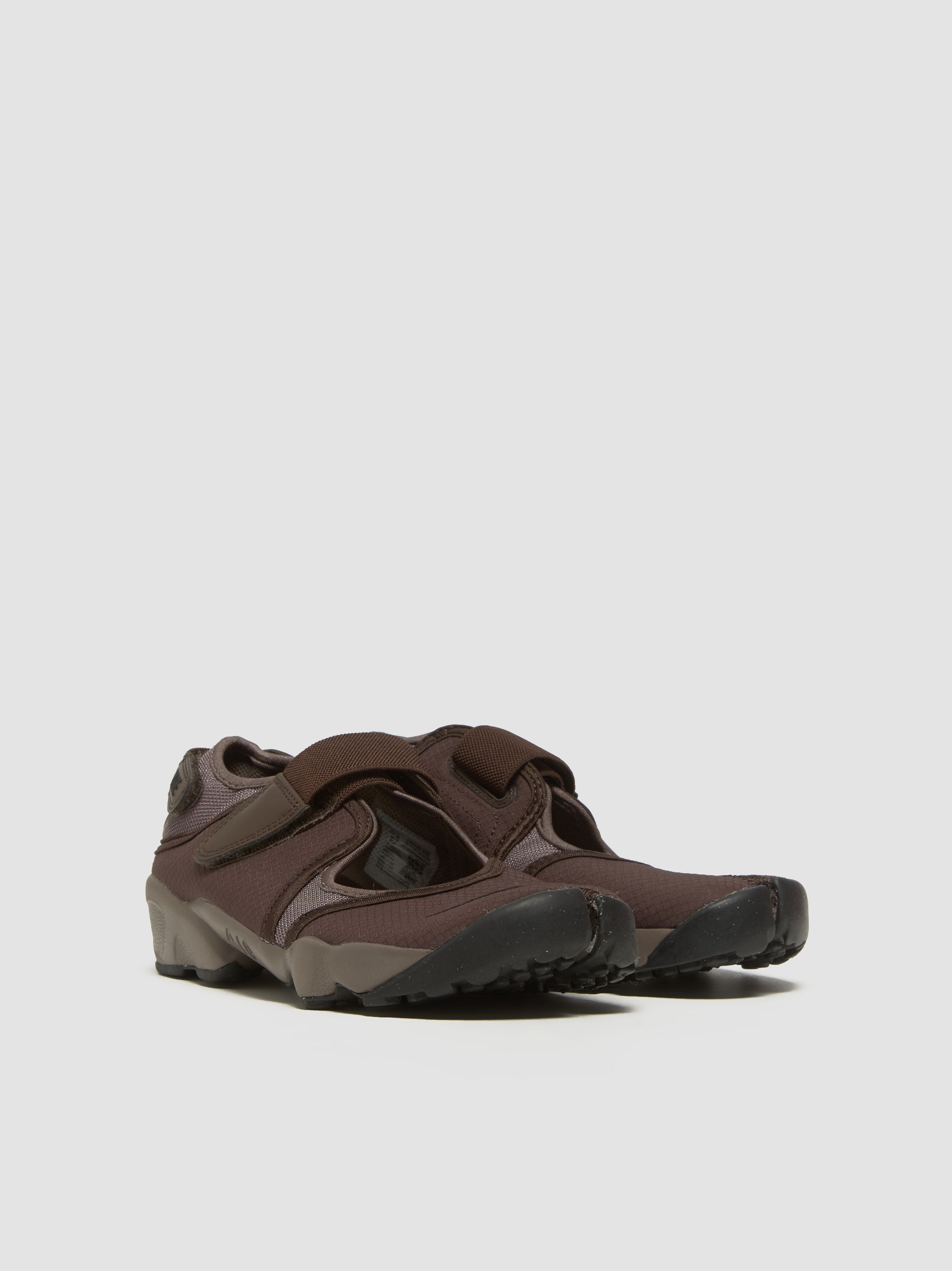 WMNS Air Rift Sneaker in Baroque Brown