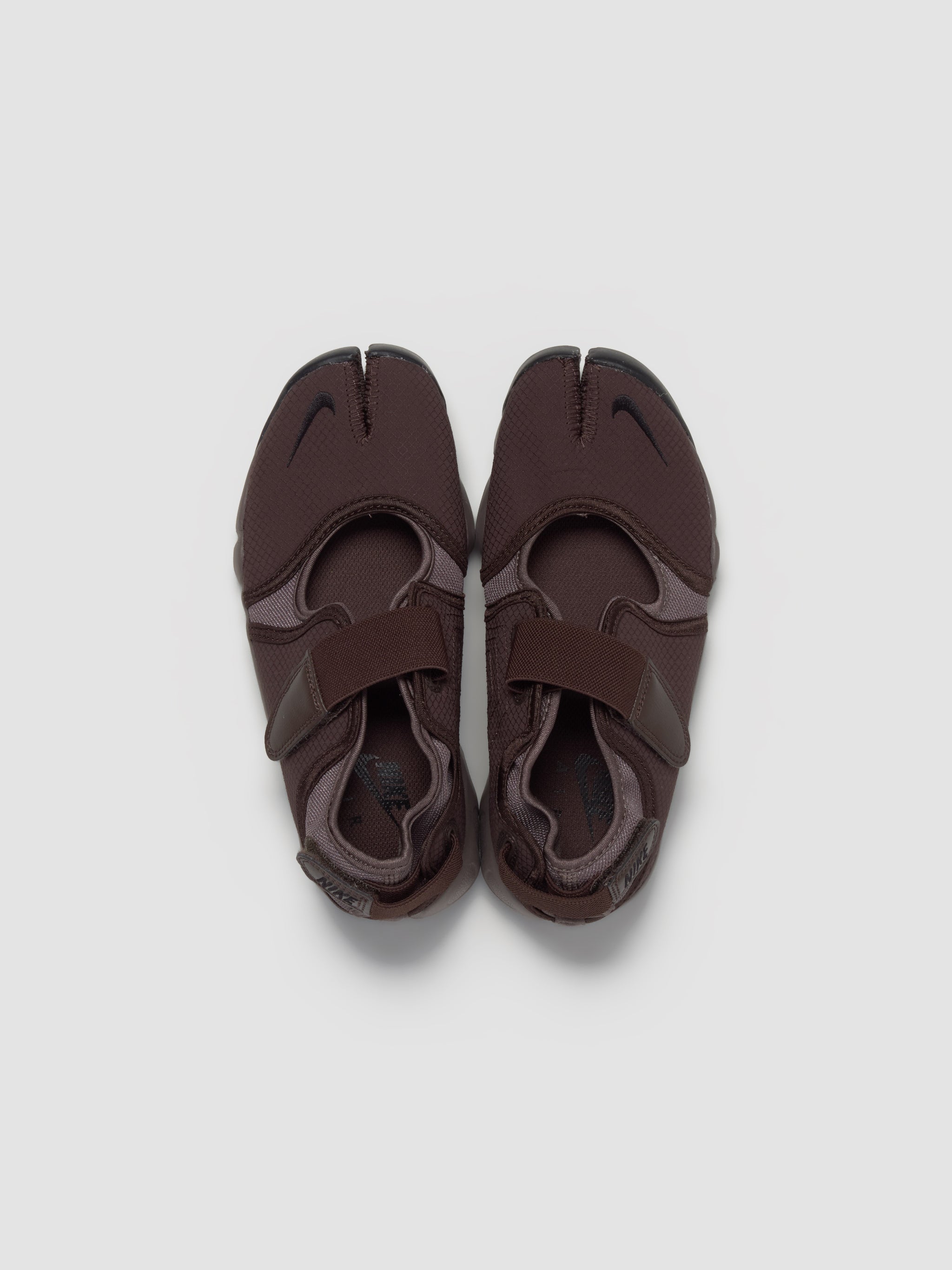 WMNS Air Rift Sneaker in Baroque Brown