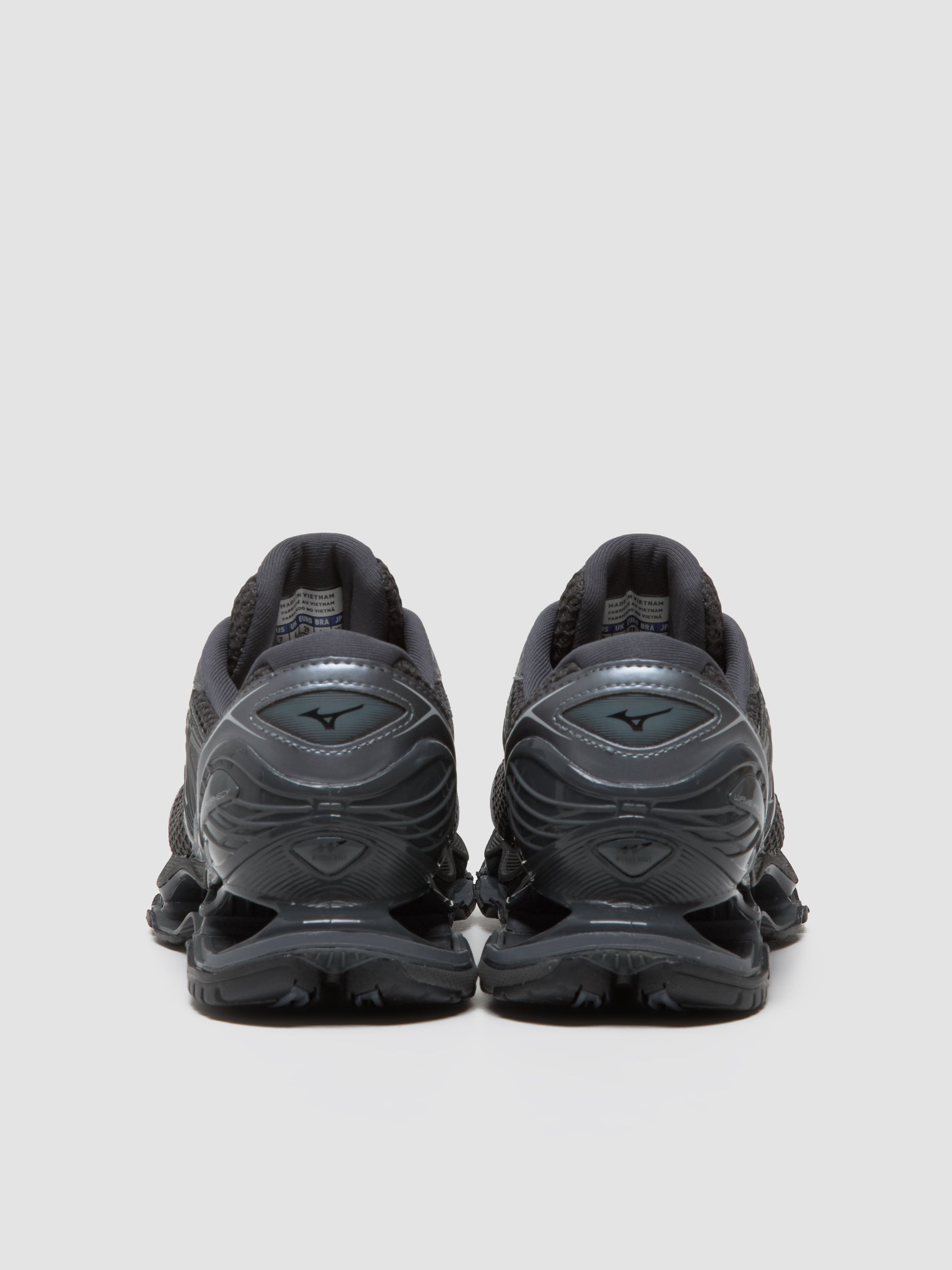 Wave Prophecy LS Sneaker in Black Sand & Metallic Gray