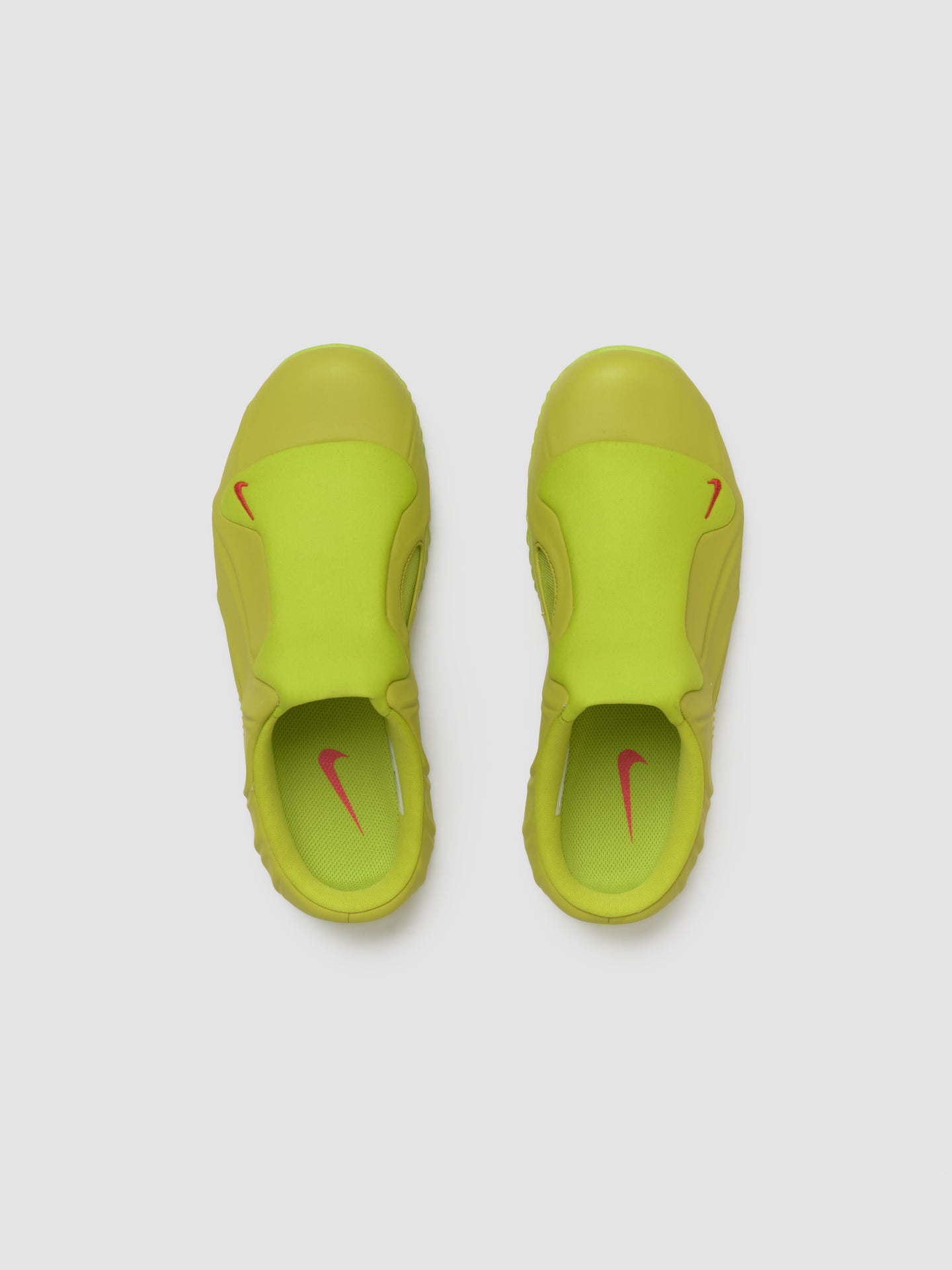 Clogposite Slide in Bright Cactus & Picante Red