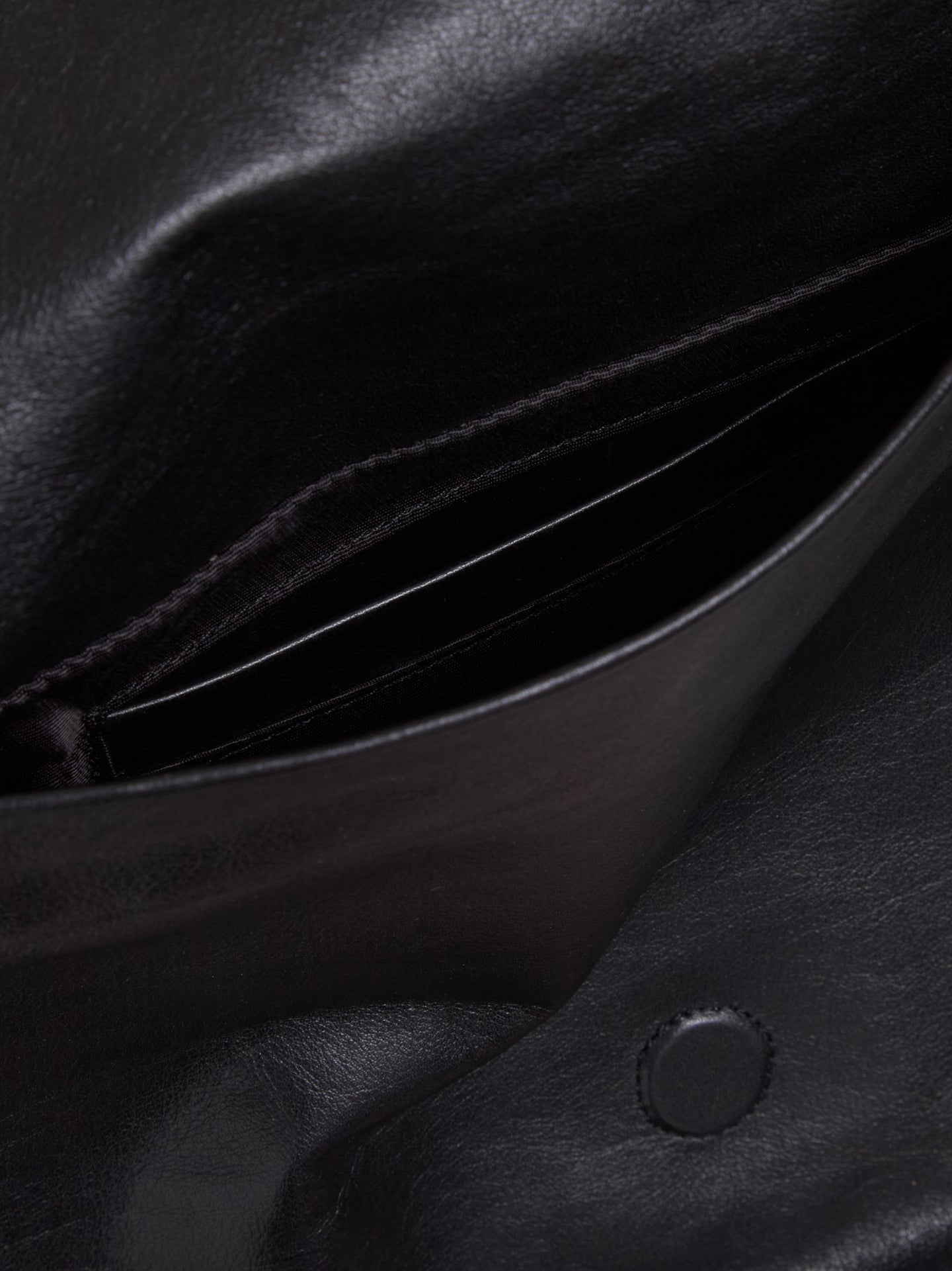 Slim Bag in Malleable Black Bull Hide