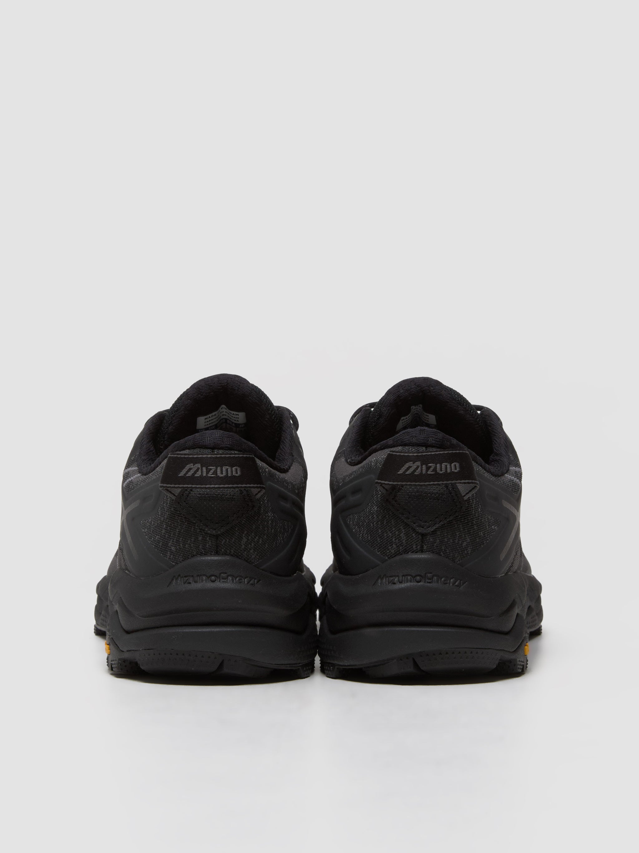 Wave Mujin LS GTX Sneaker in Black & Black Sand