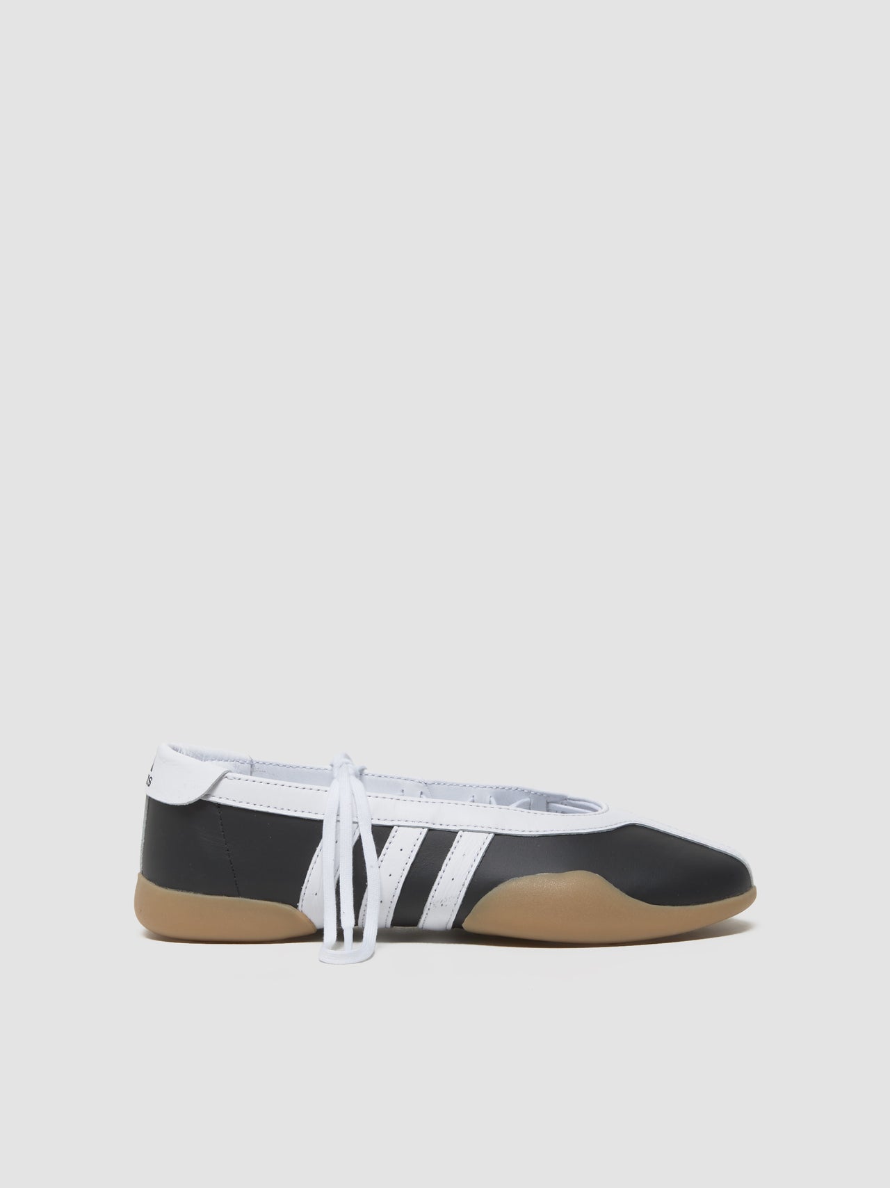 WMNS Taekwondo Mei Ballet Sneaker in Core Black & Cloud White