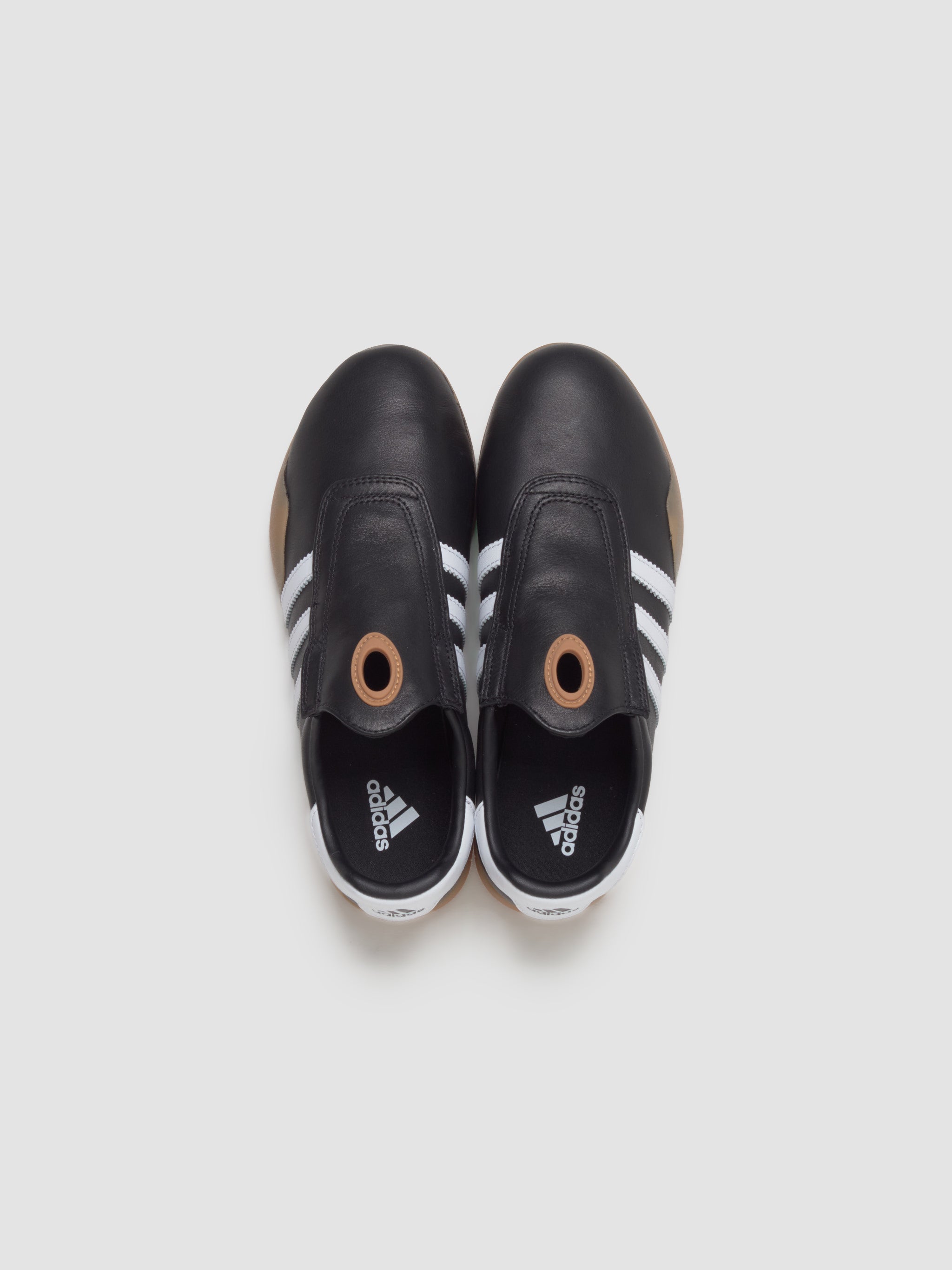 WMNS Taekwondo Mei Sneaker in Core Black & Cloud White