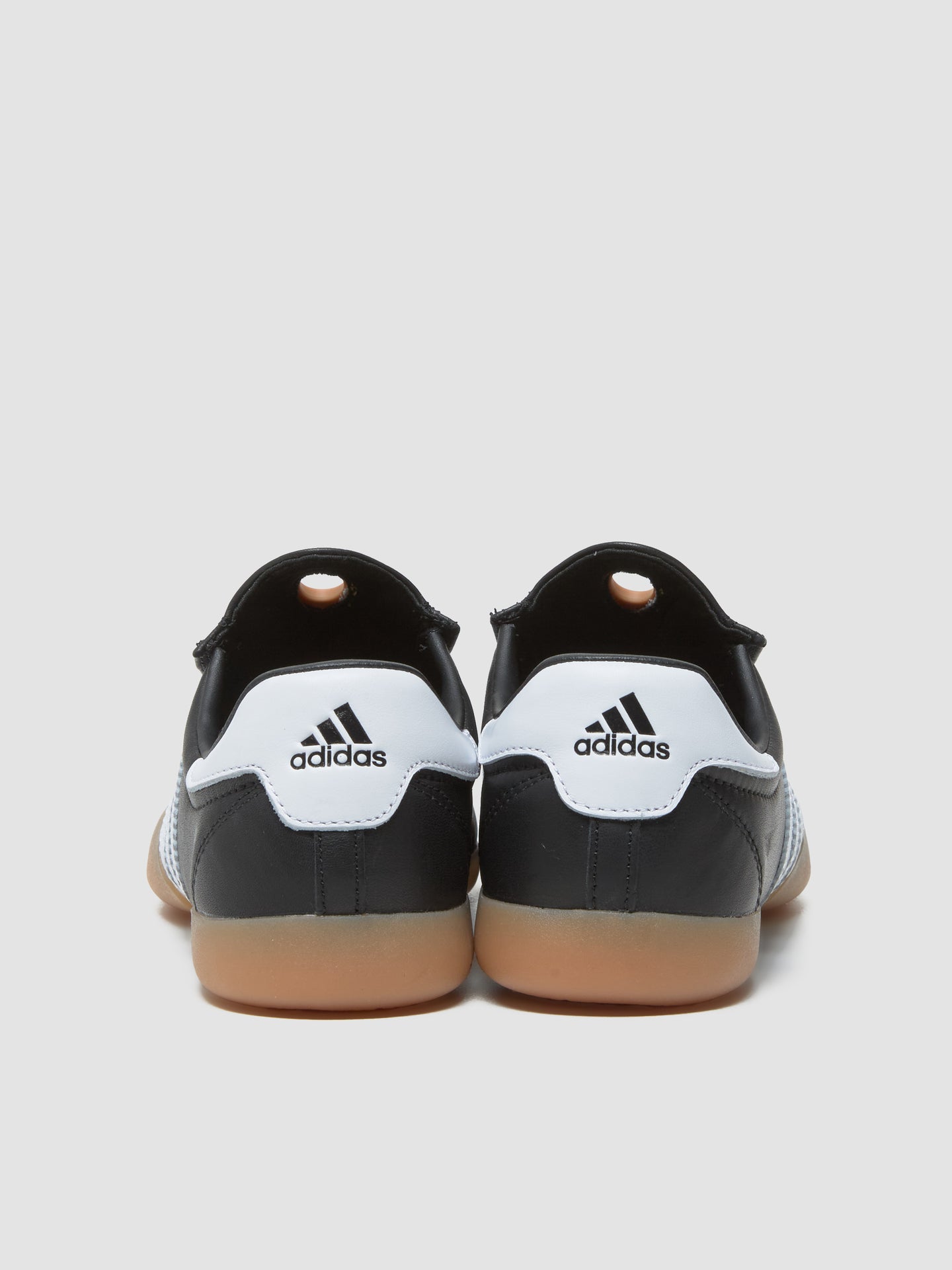 WMNS Taekwondo Mei Sneaker in Core Black & Cloud White