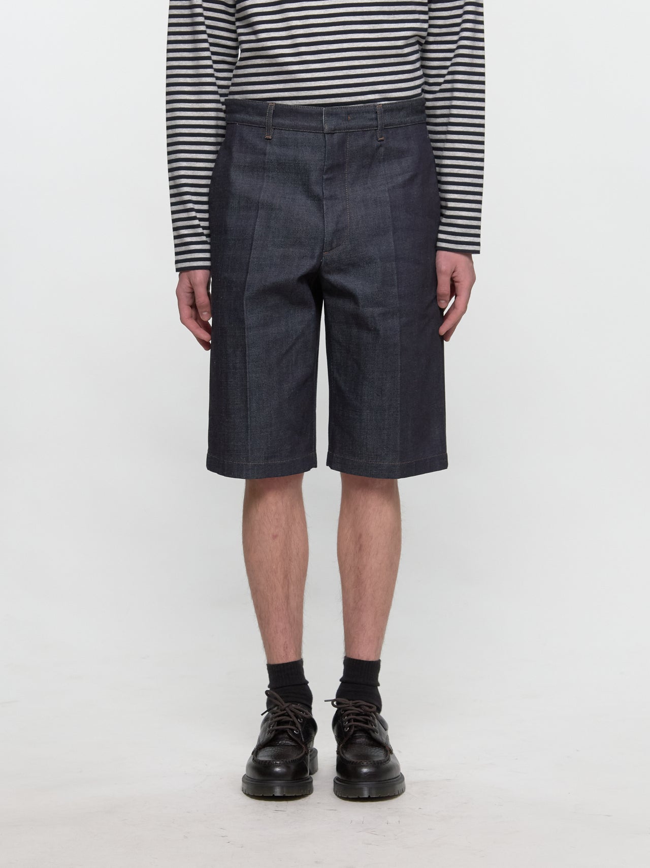 Tailored Shorts in Magnet