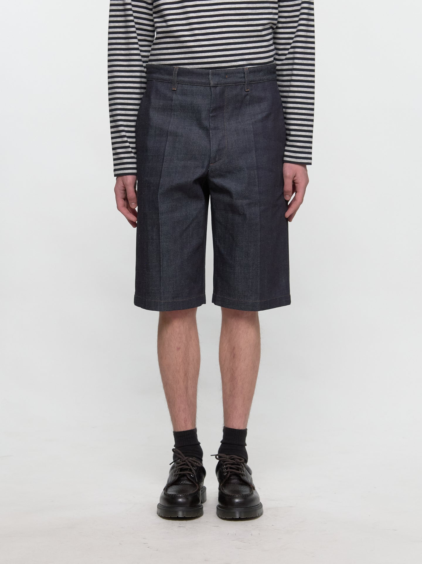 Tailored Shorts in Magnet