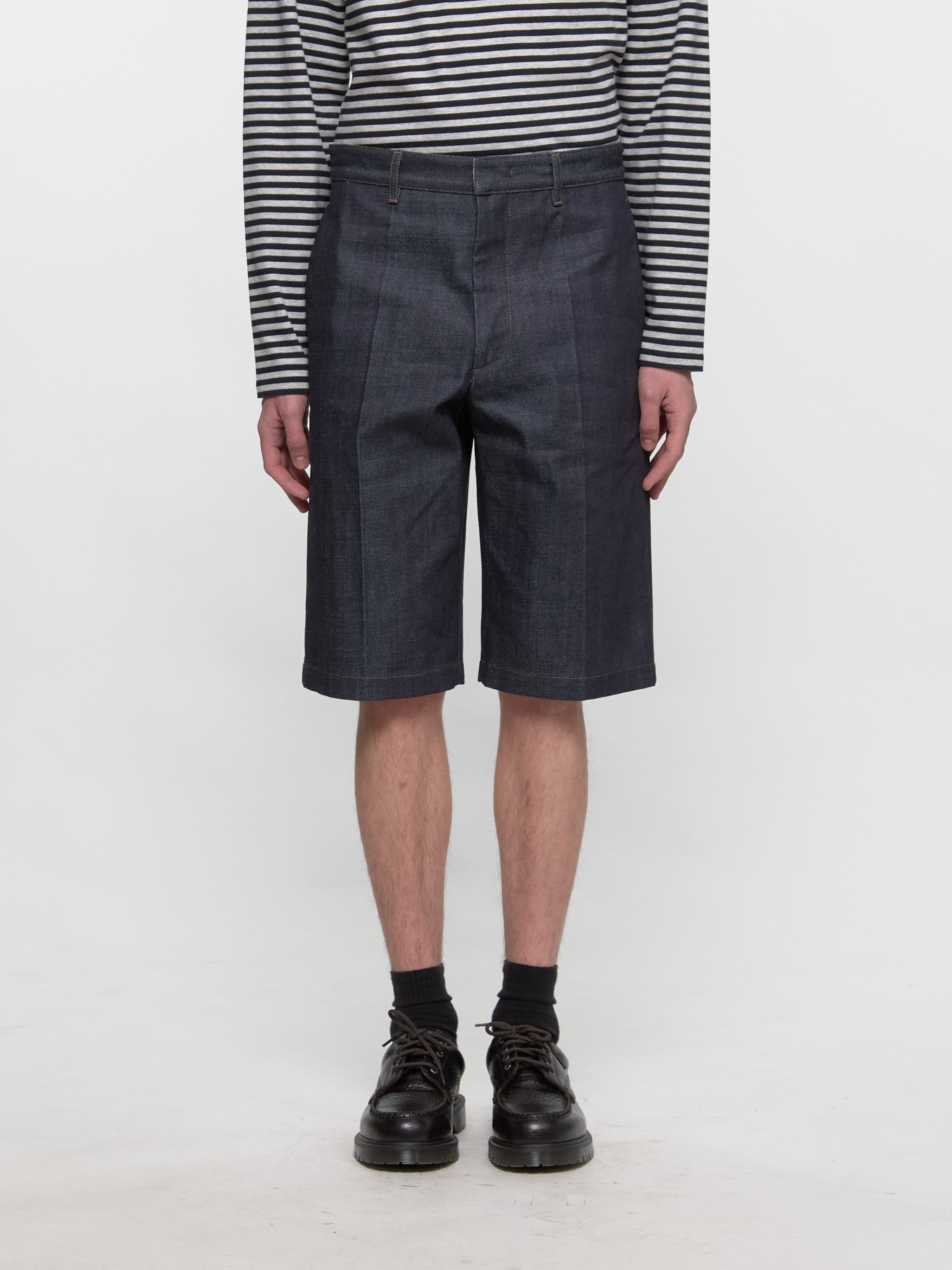 Tailored Shorts in Magnet