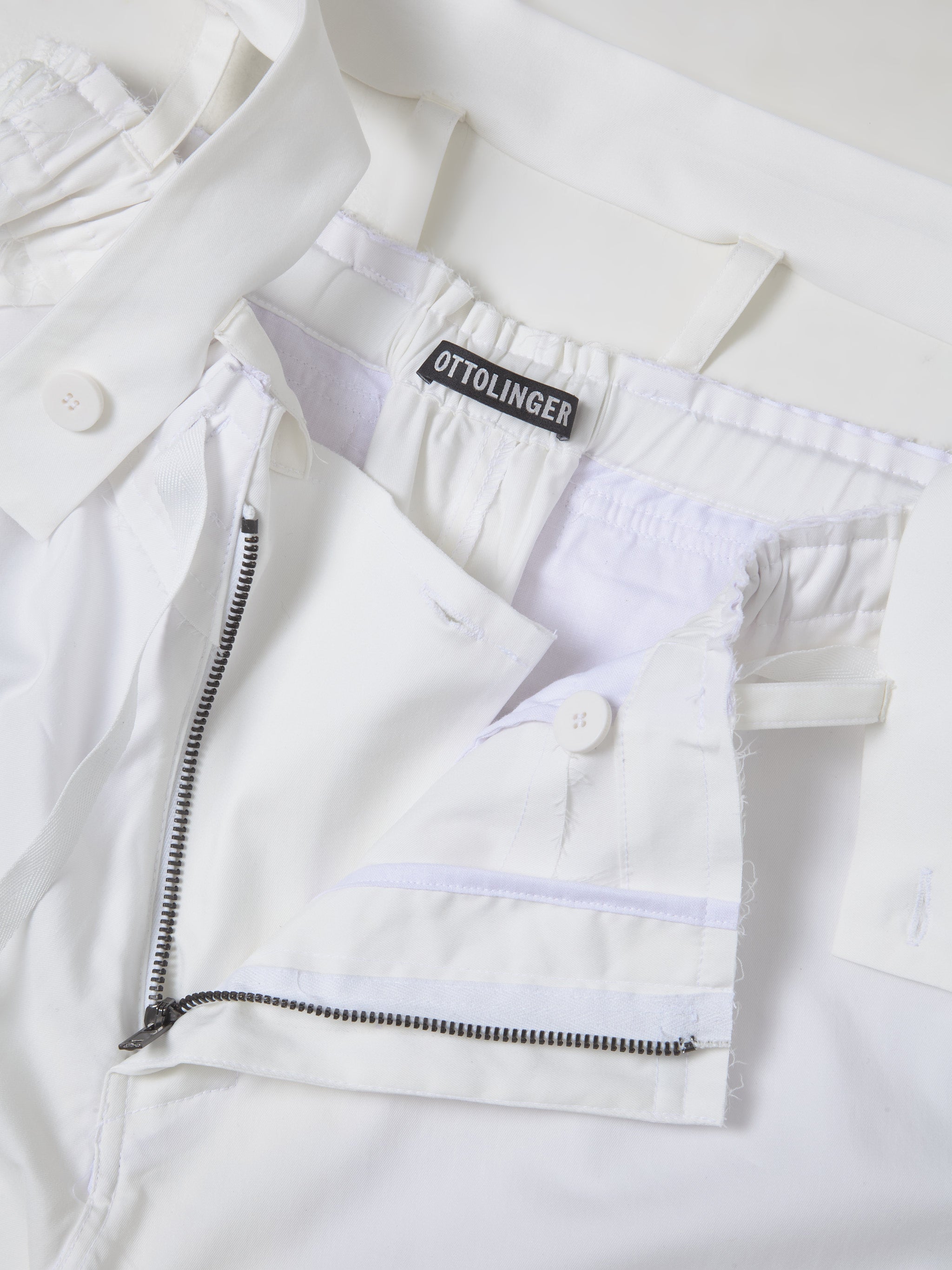 Baggy Cargo Shorts in White