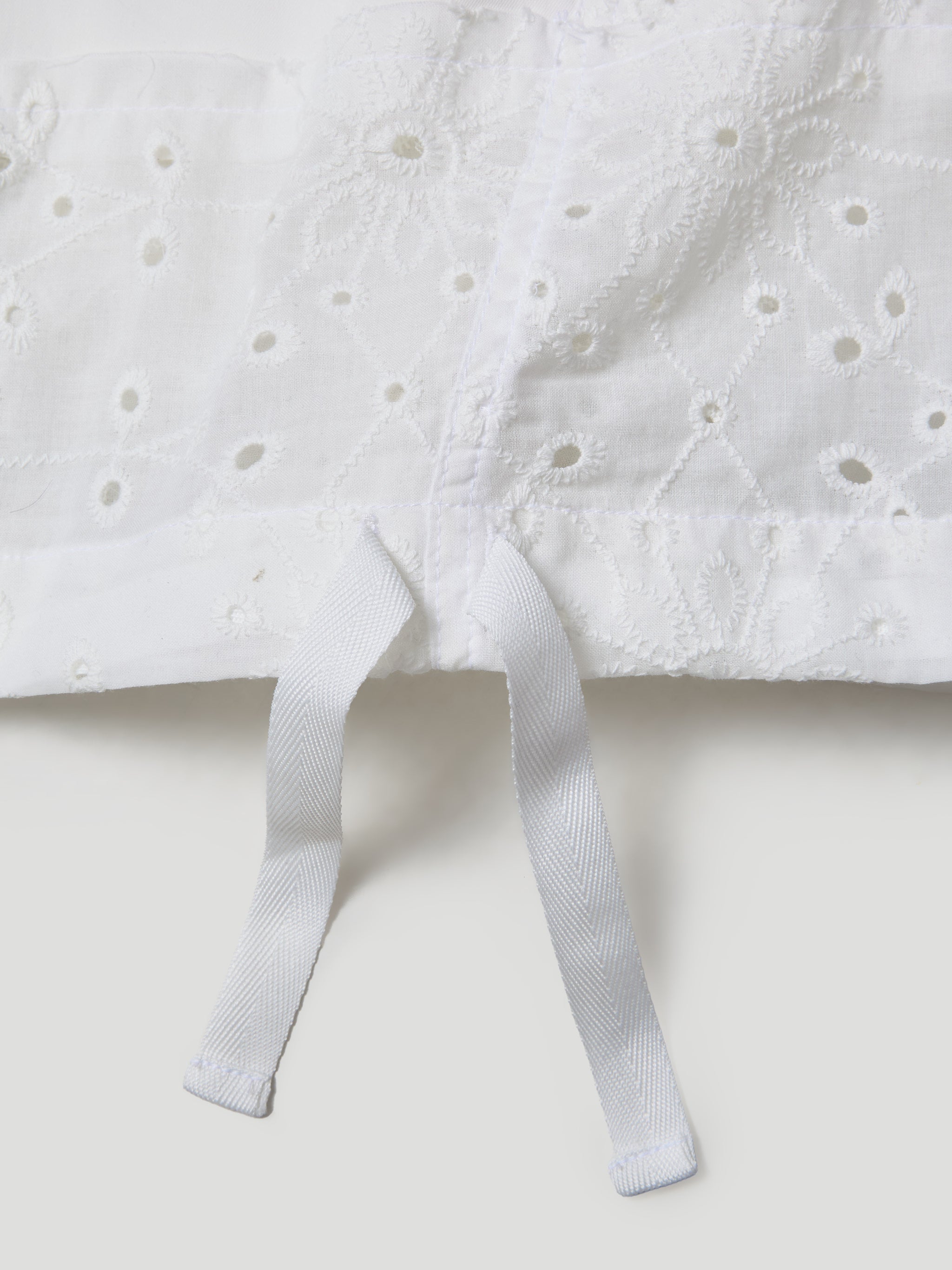 Baggy Cargo Shorts in White