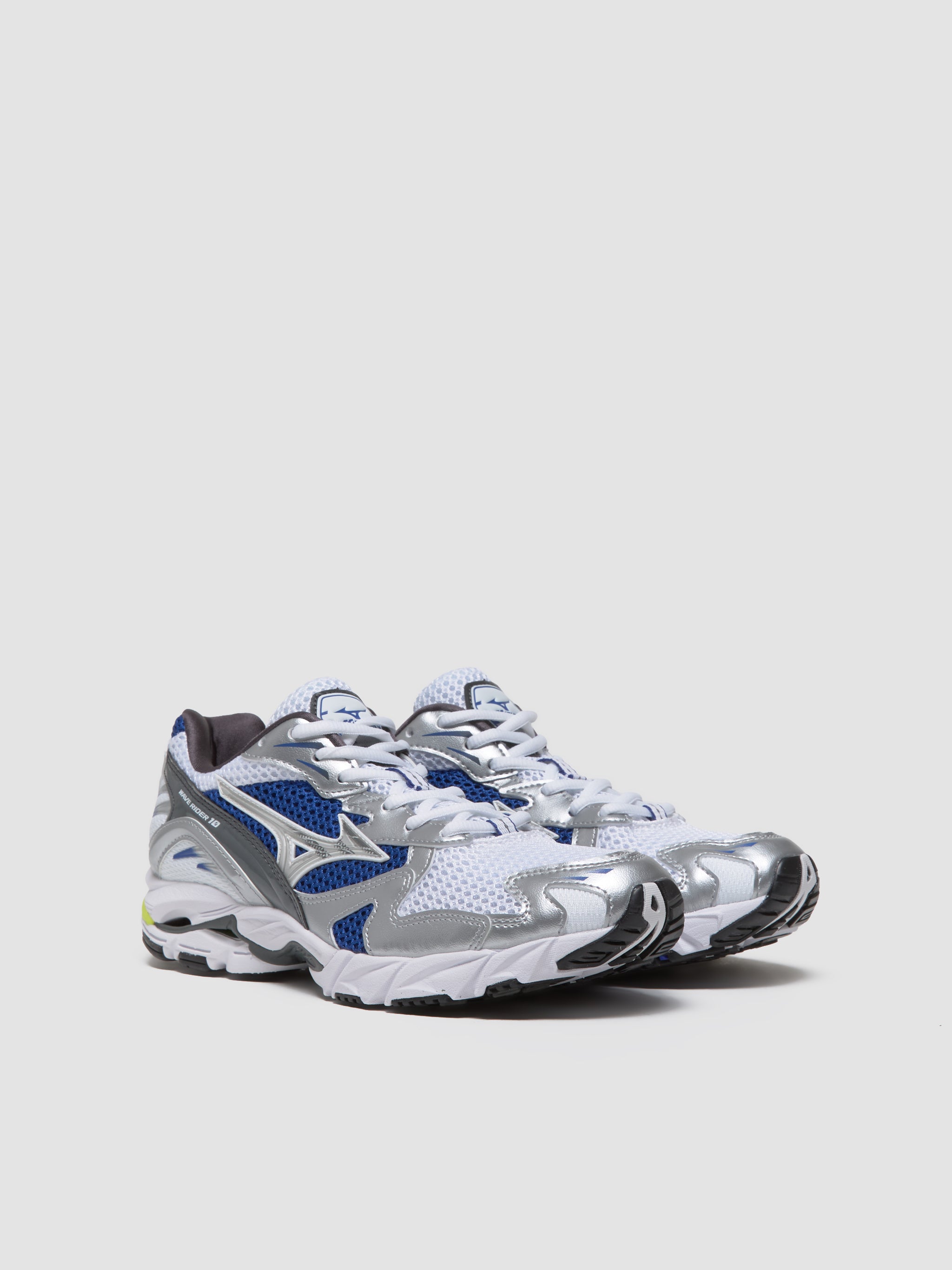 Wave Rider 10 Sneaker in White & Silver