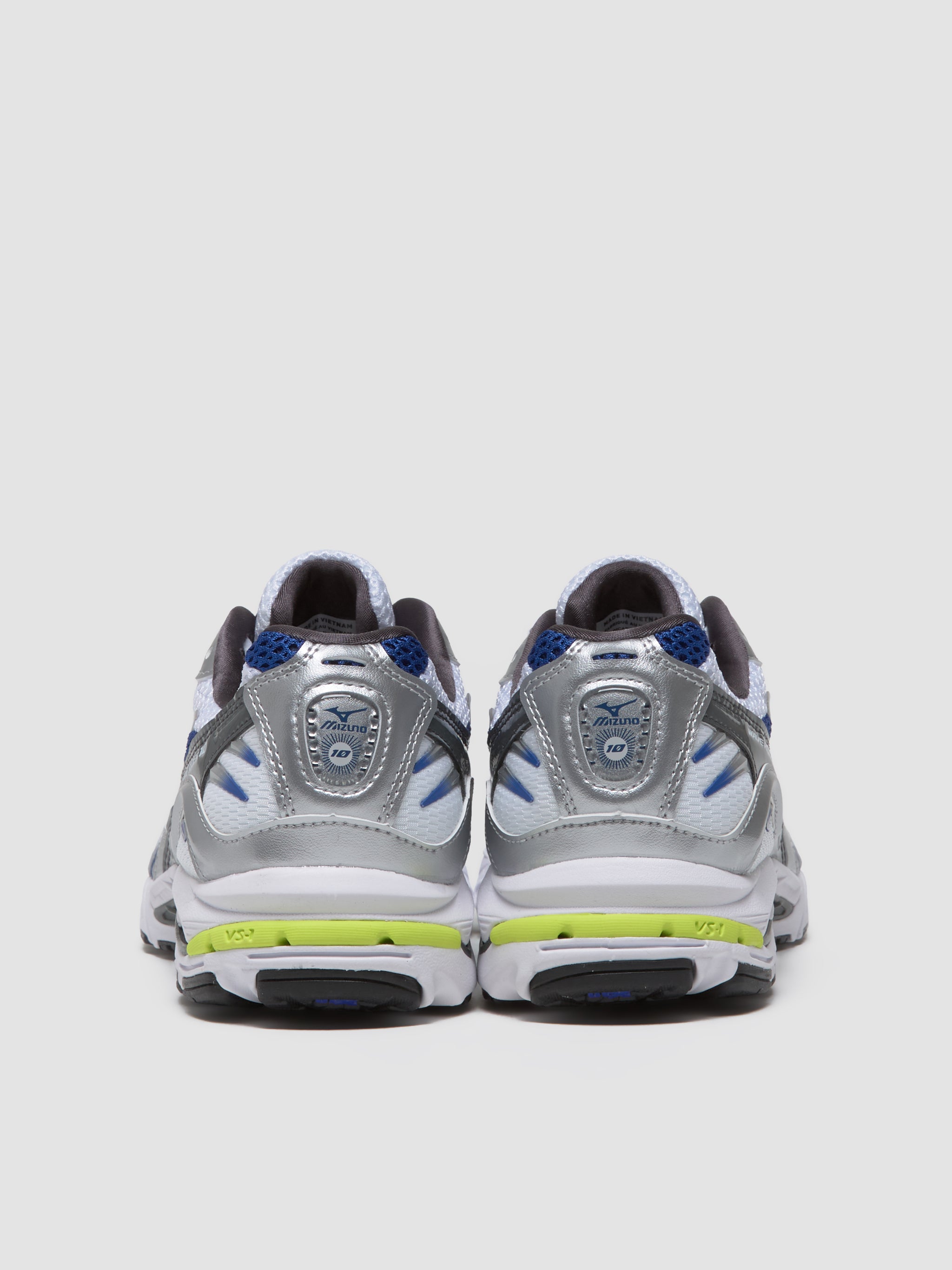 Wave Rider 10 Sneaker in White & Silver