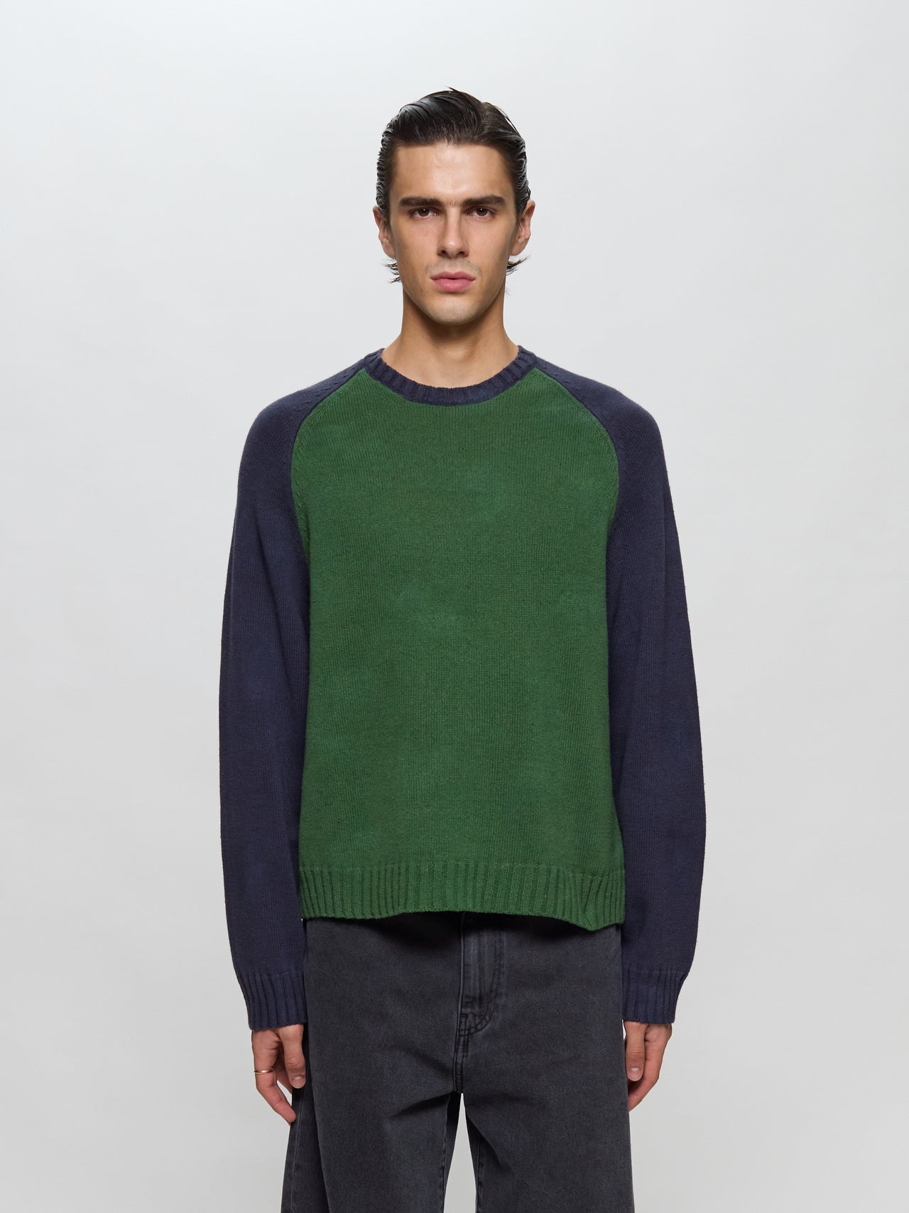 Colorblocked Raglan Crew Sweatshirt in Green