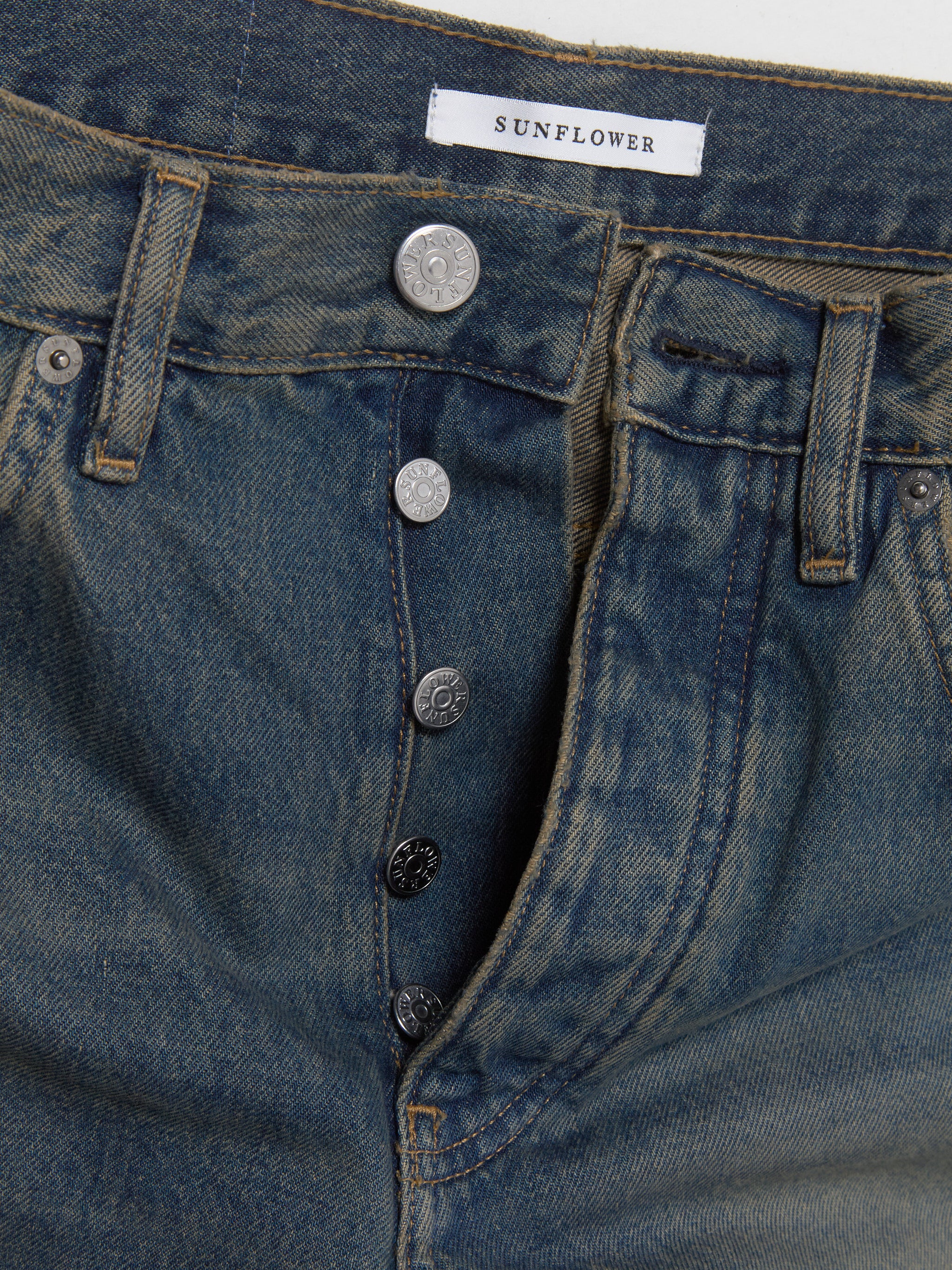 Wide Twist Jeans in Dirty Blue