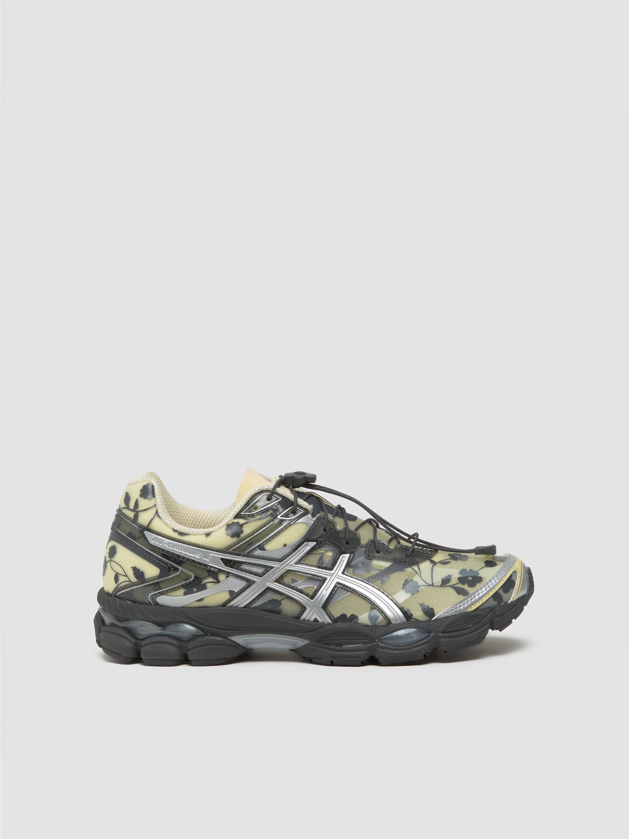 GEL-CUMULUS 16 SSCB Sneaker in Ivory & Black