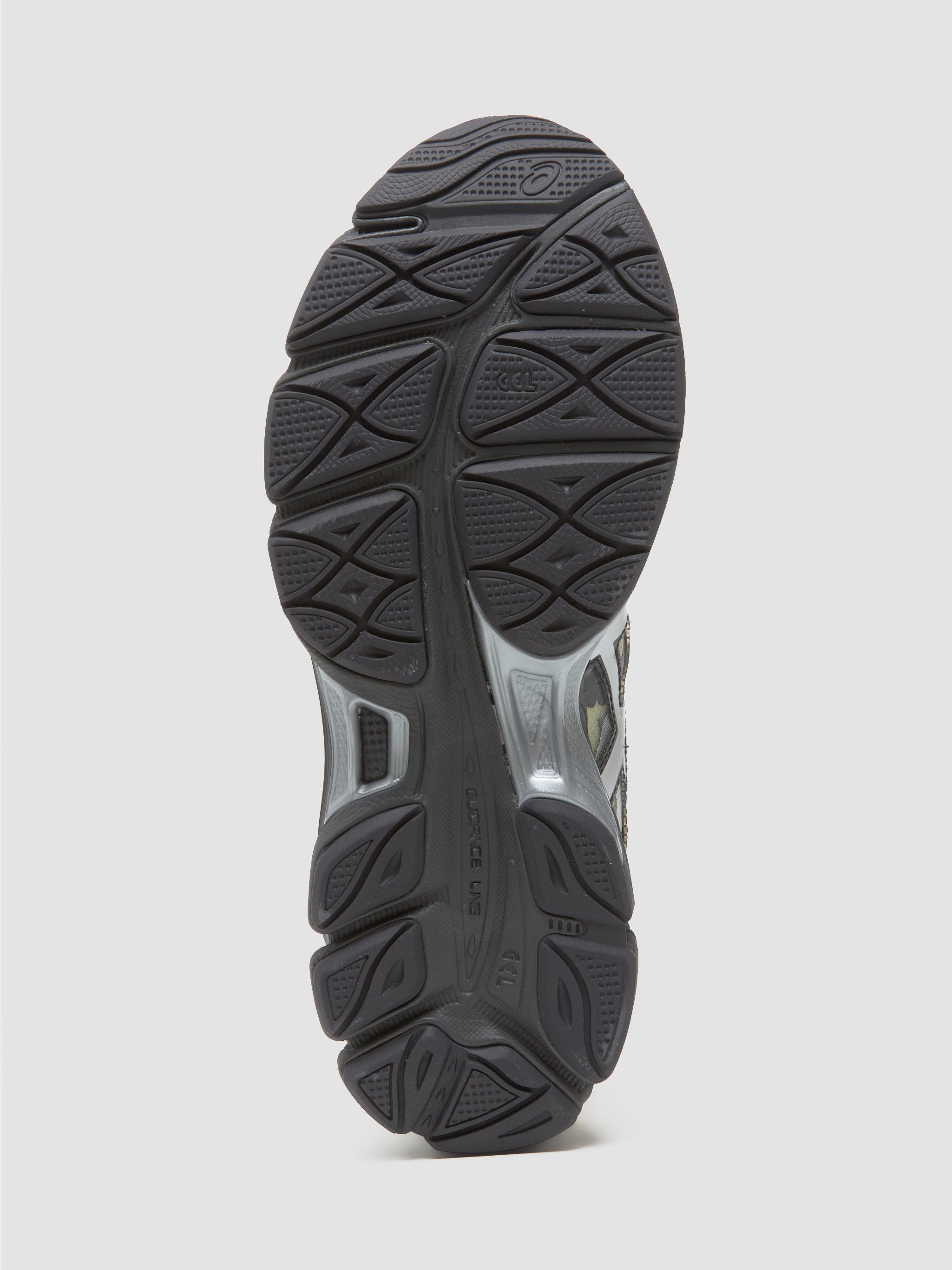 GEL-CUMULUS 16 SSCB Sneaker in Ivory & Black