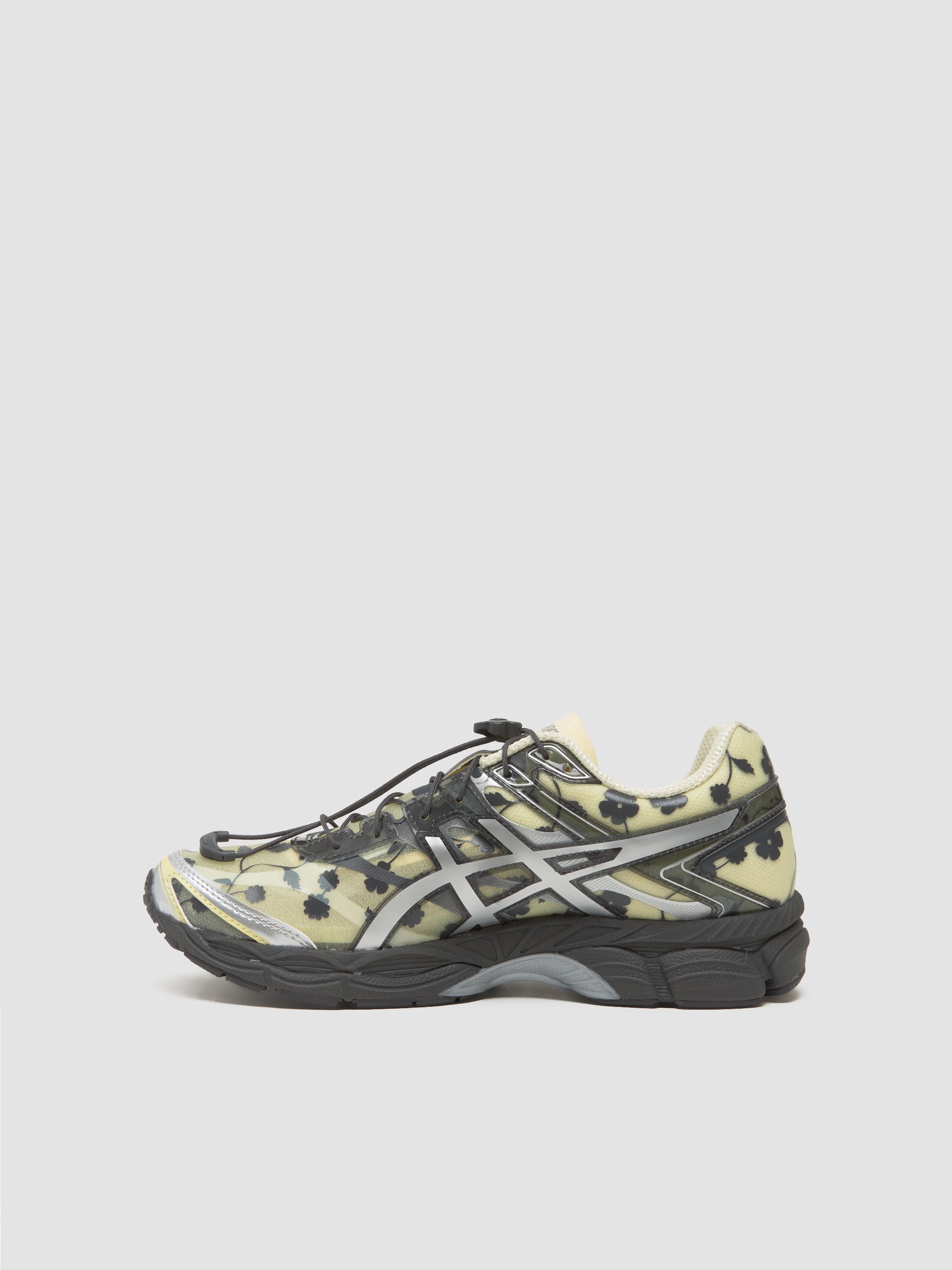 GEL-CUMULUS 16 SSCB Sneaker in Ivory & Black
