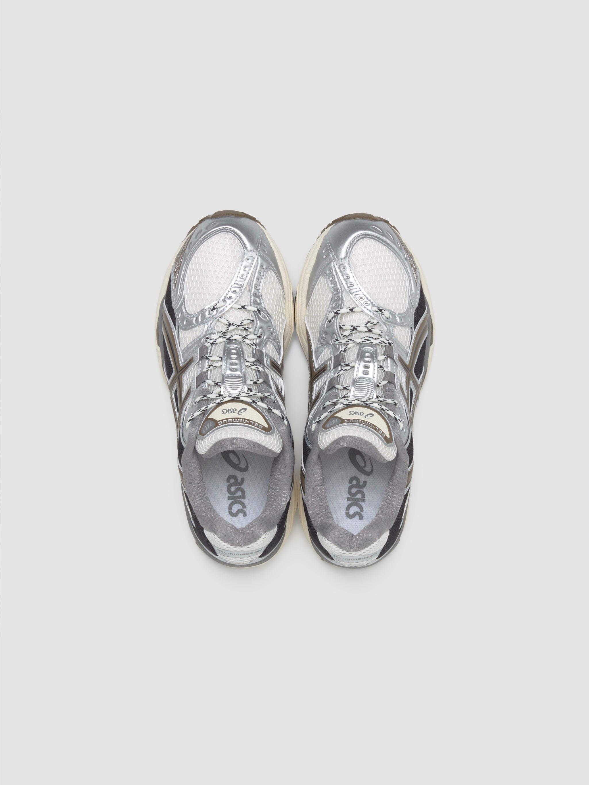 GEL-NIMBUS 10.1 Sneaker in Cream & Pure Silver