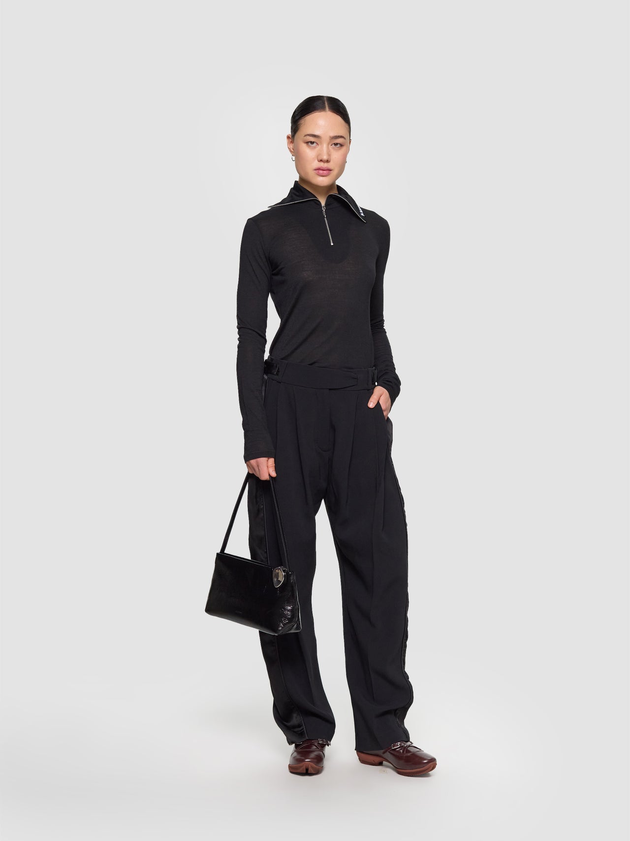 Jewel Zip Shoulder Bag in Black