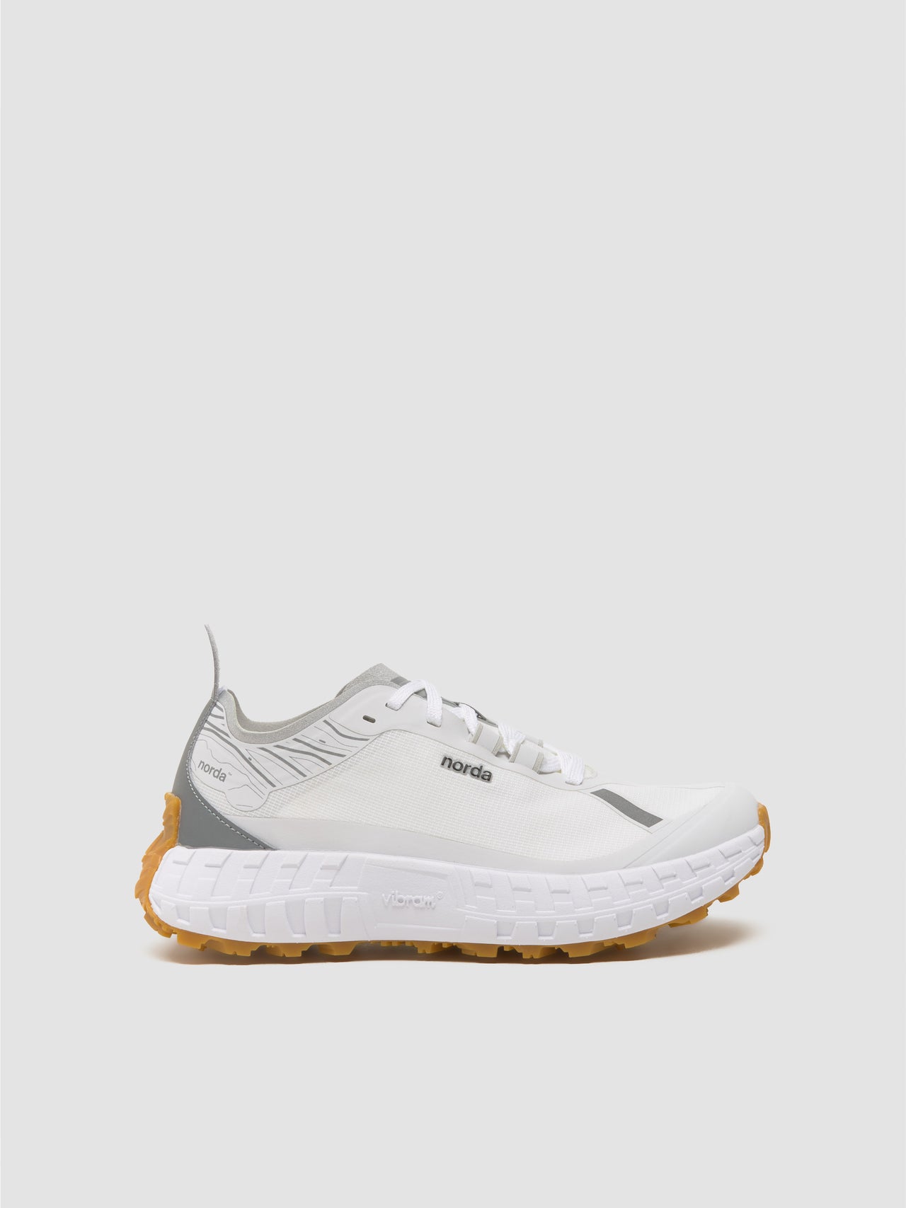 The 001 W Sneaker in White