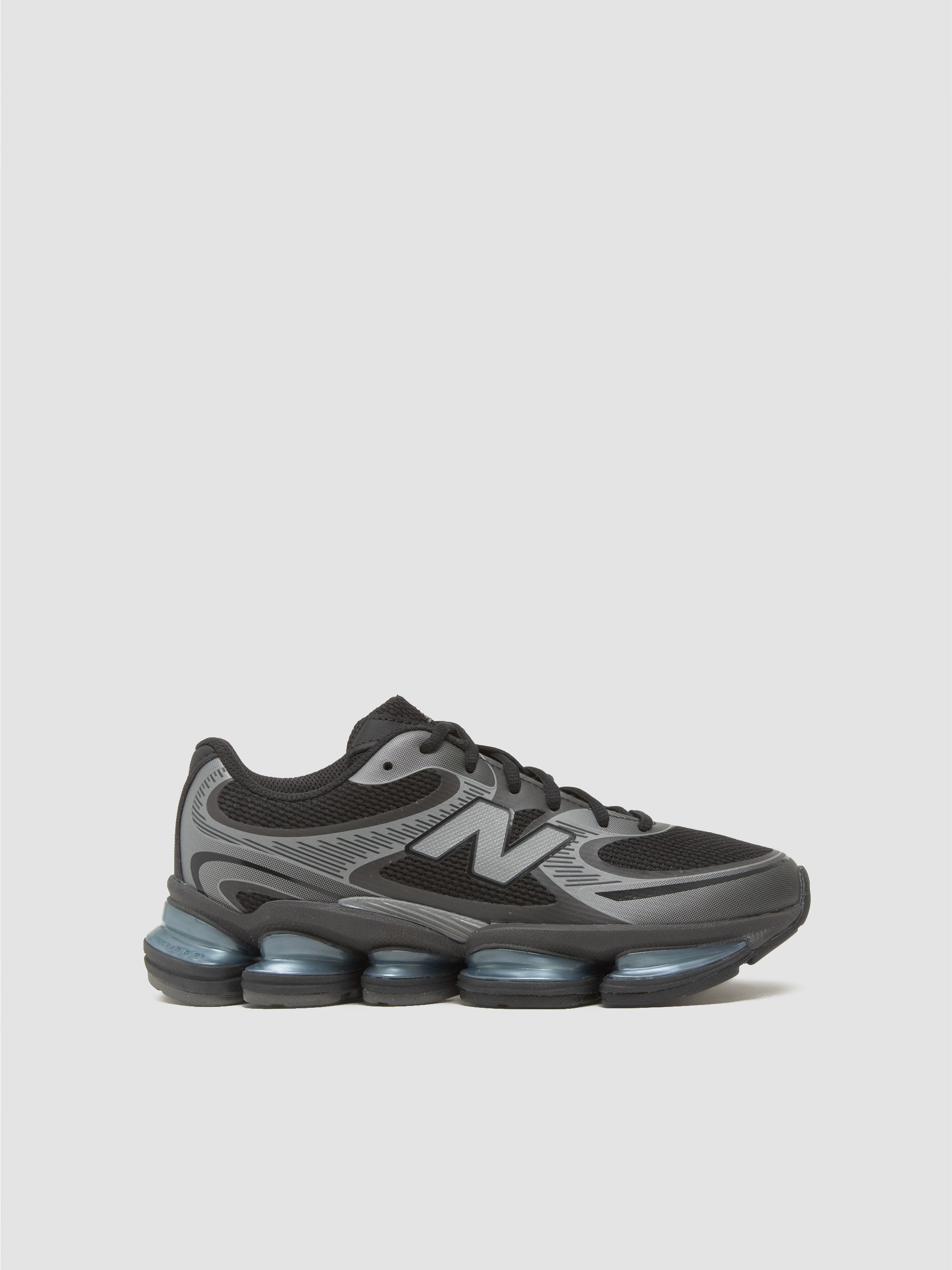 Abzorb 2000 Sneaker in Black & Dark Silver Metallic