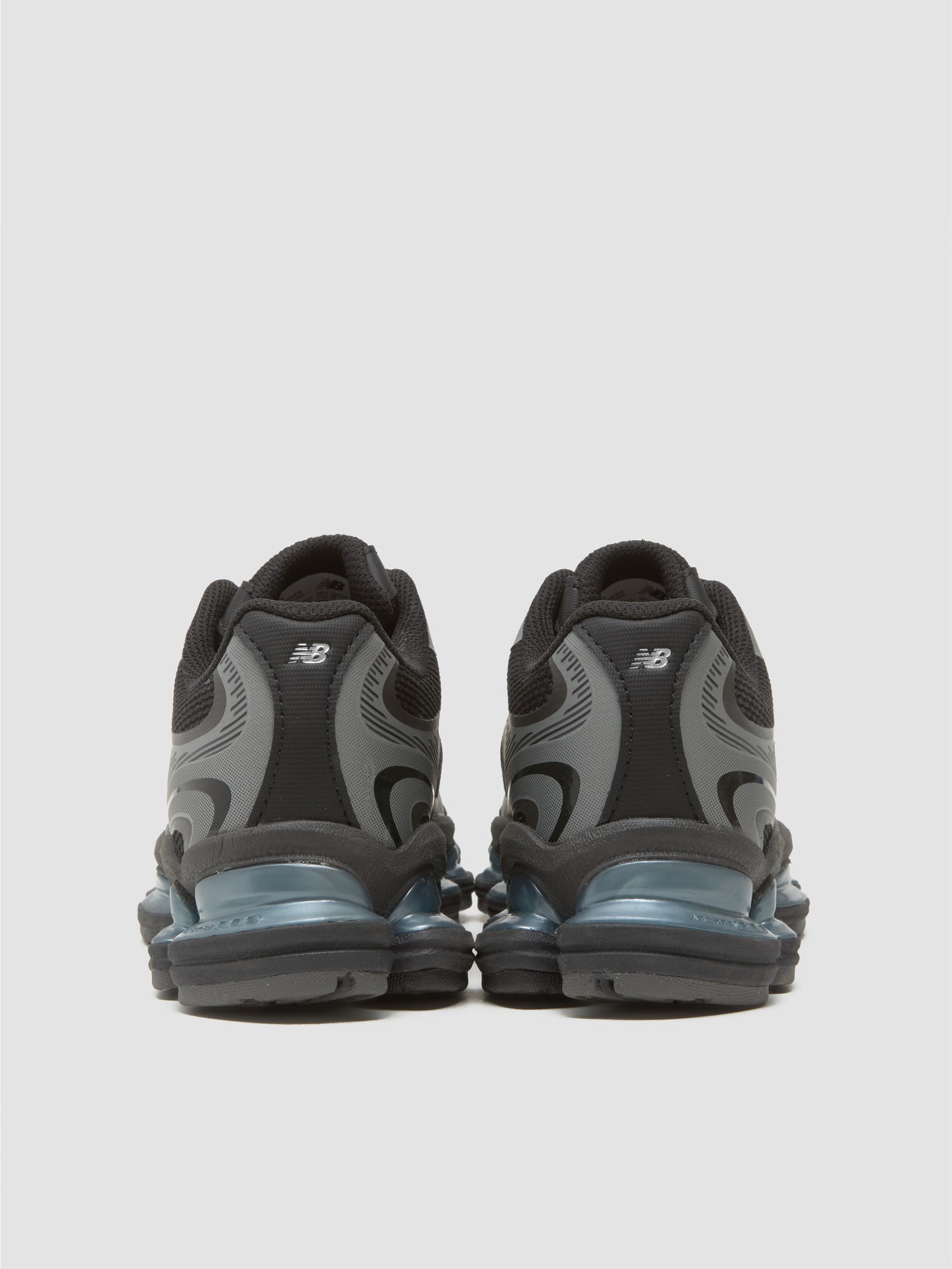 Abzorb 2000 Sneaker in Black & Dark Silver Metallic
