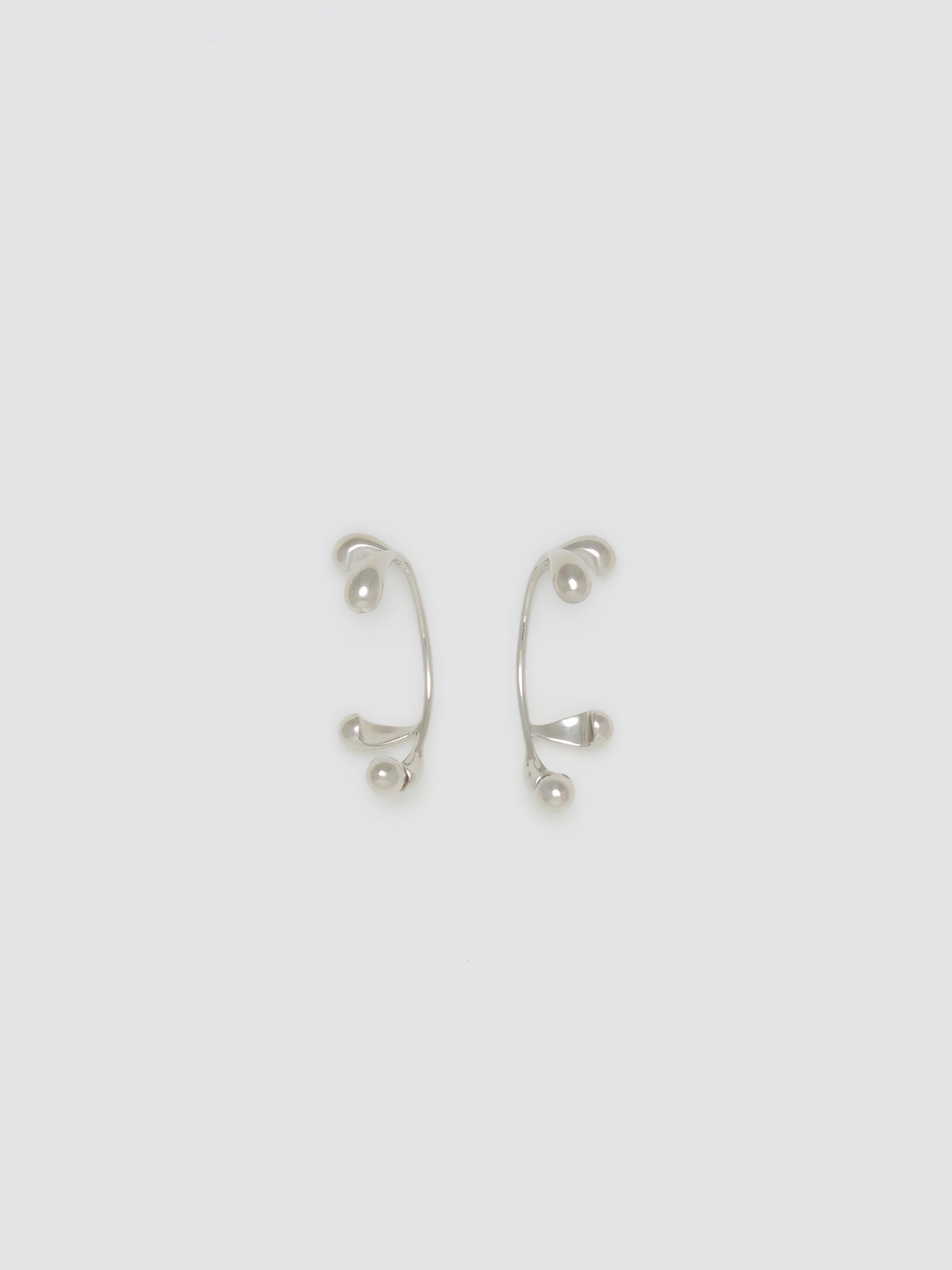Serti Earrings in Silver