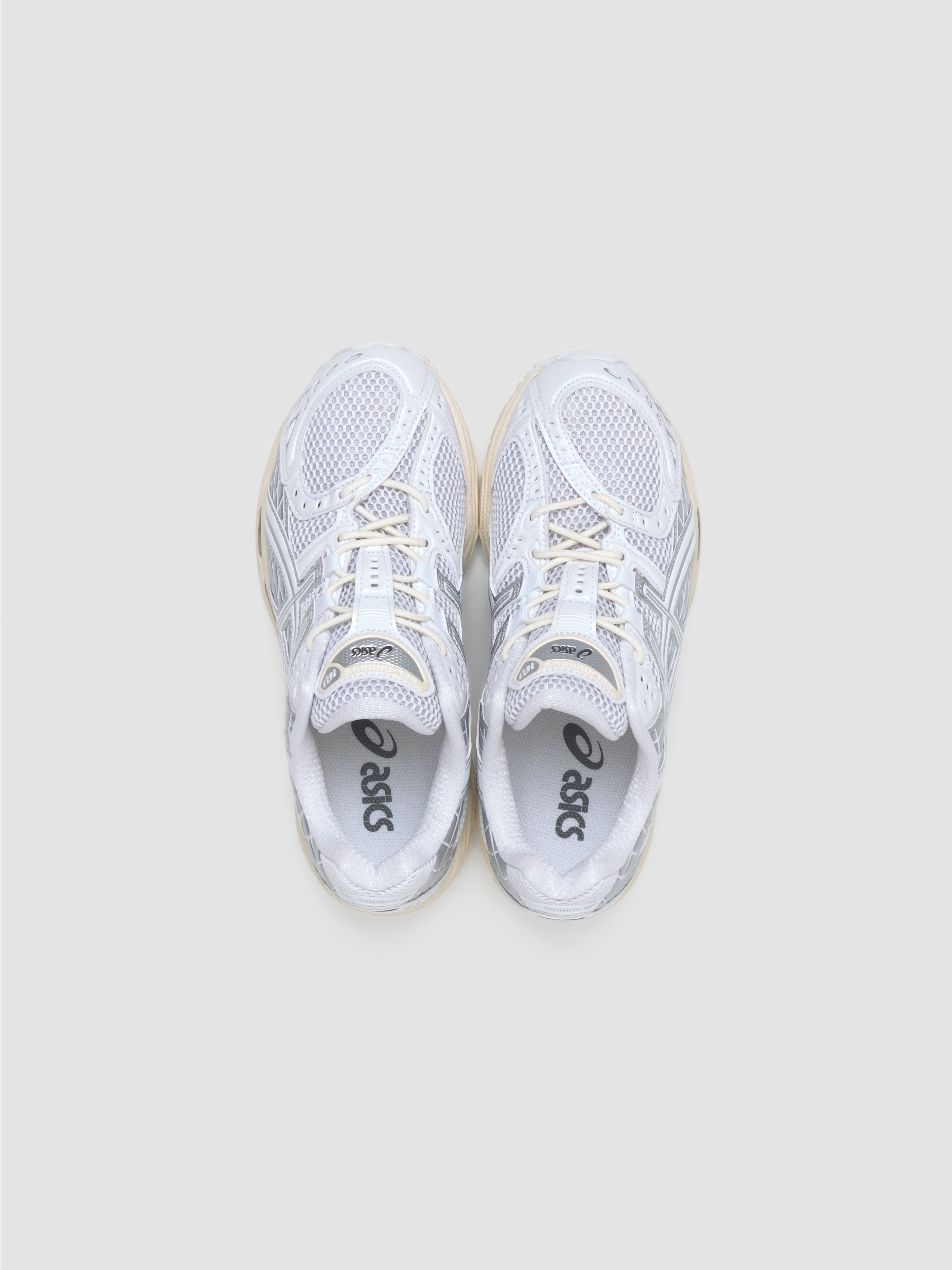 GEL-NIMBUS 10.1 Sneaker in White & Pure Silver