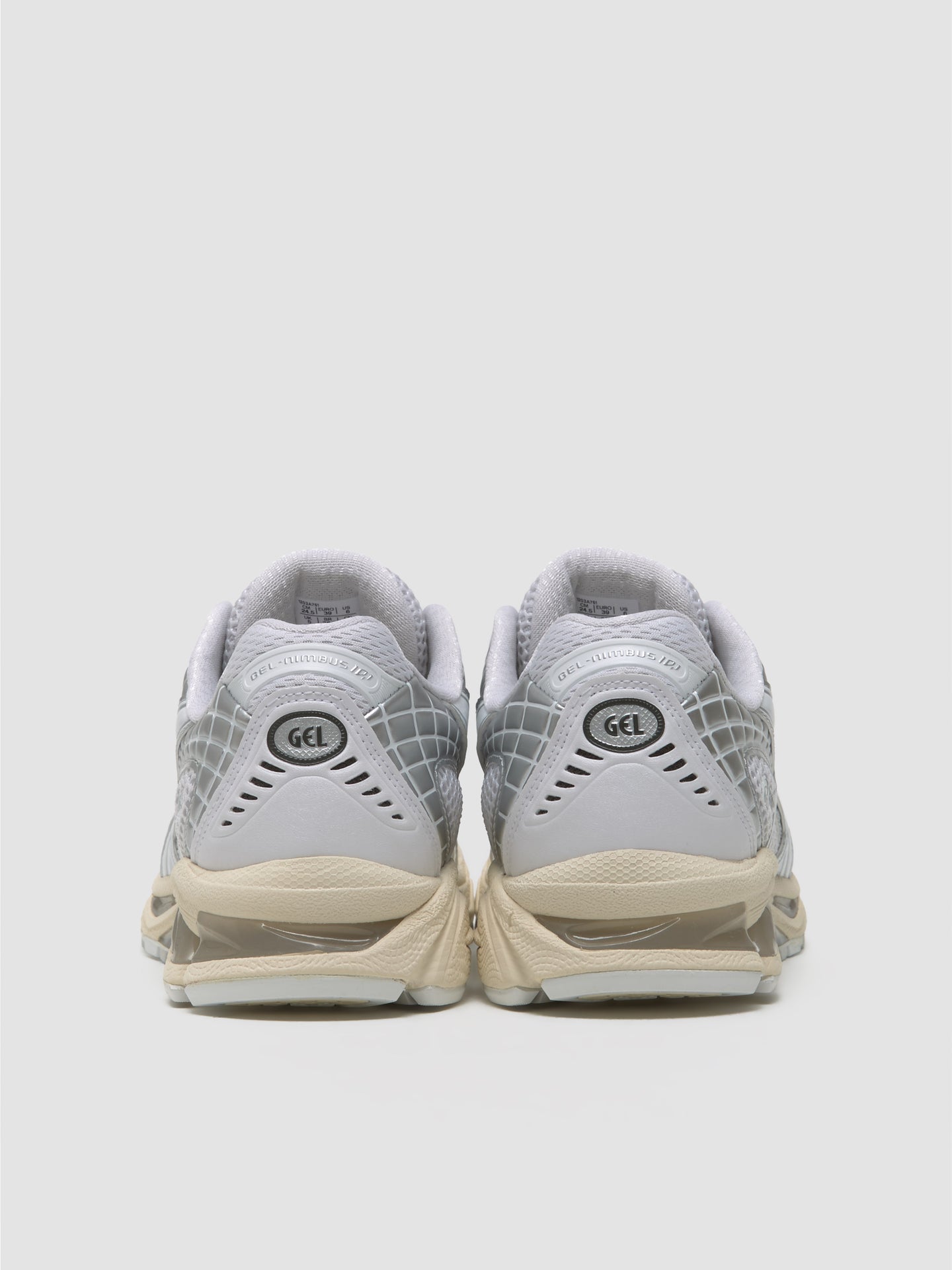 GEL-NIMBUS 10.1 Sneaker in White & Pure Silver