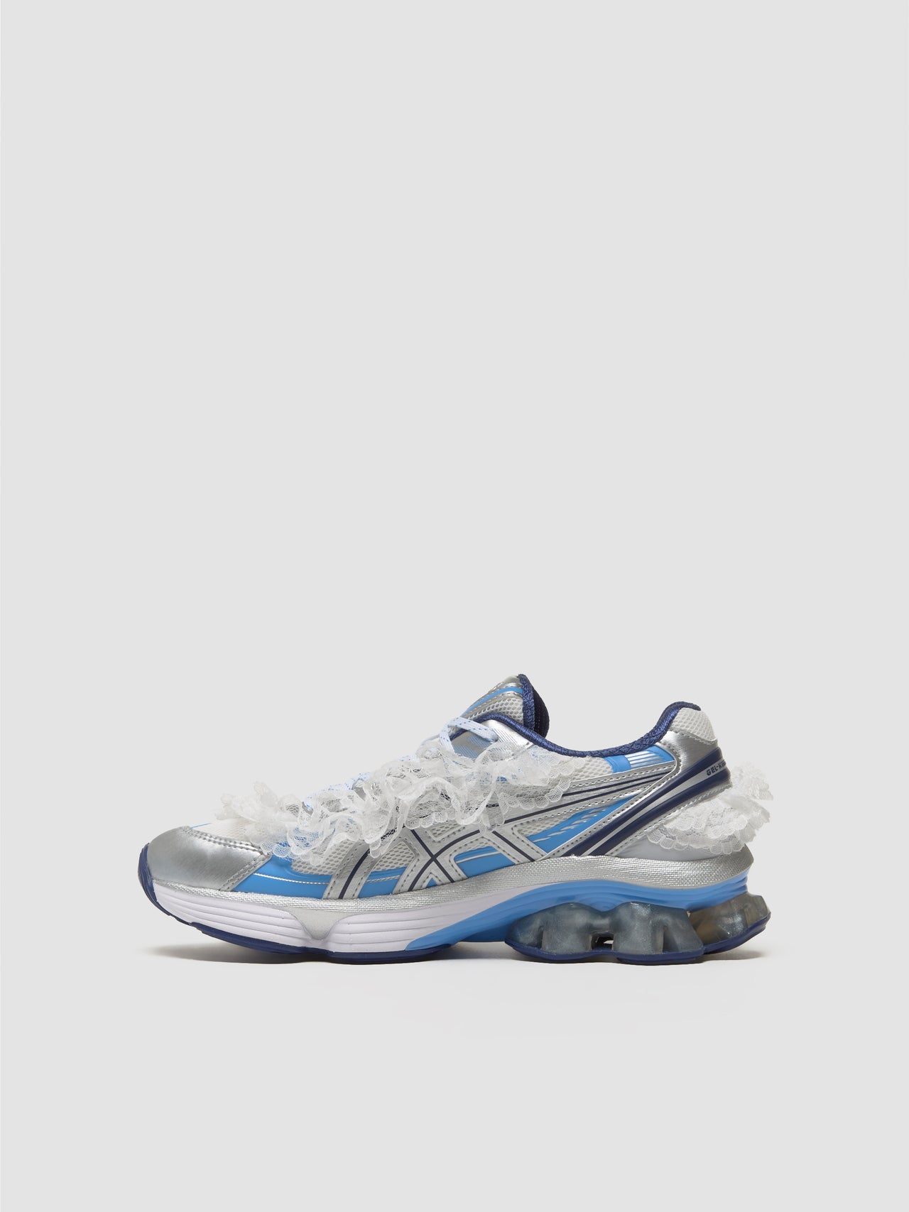 x SHUSHU/TONG GEL-KINETIC FLUENT Sneaker in White & Dive Blue