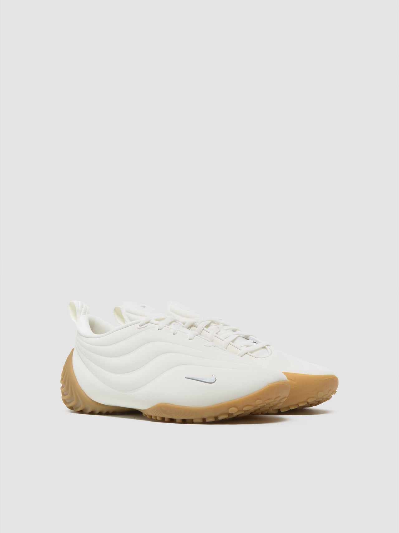 WMNS Astra Ultra Sneaker in Sail & Metallic Silver