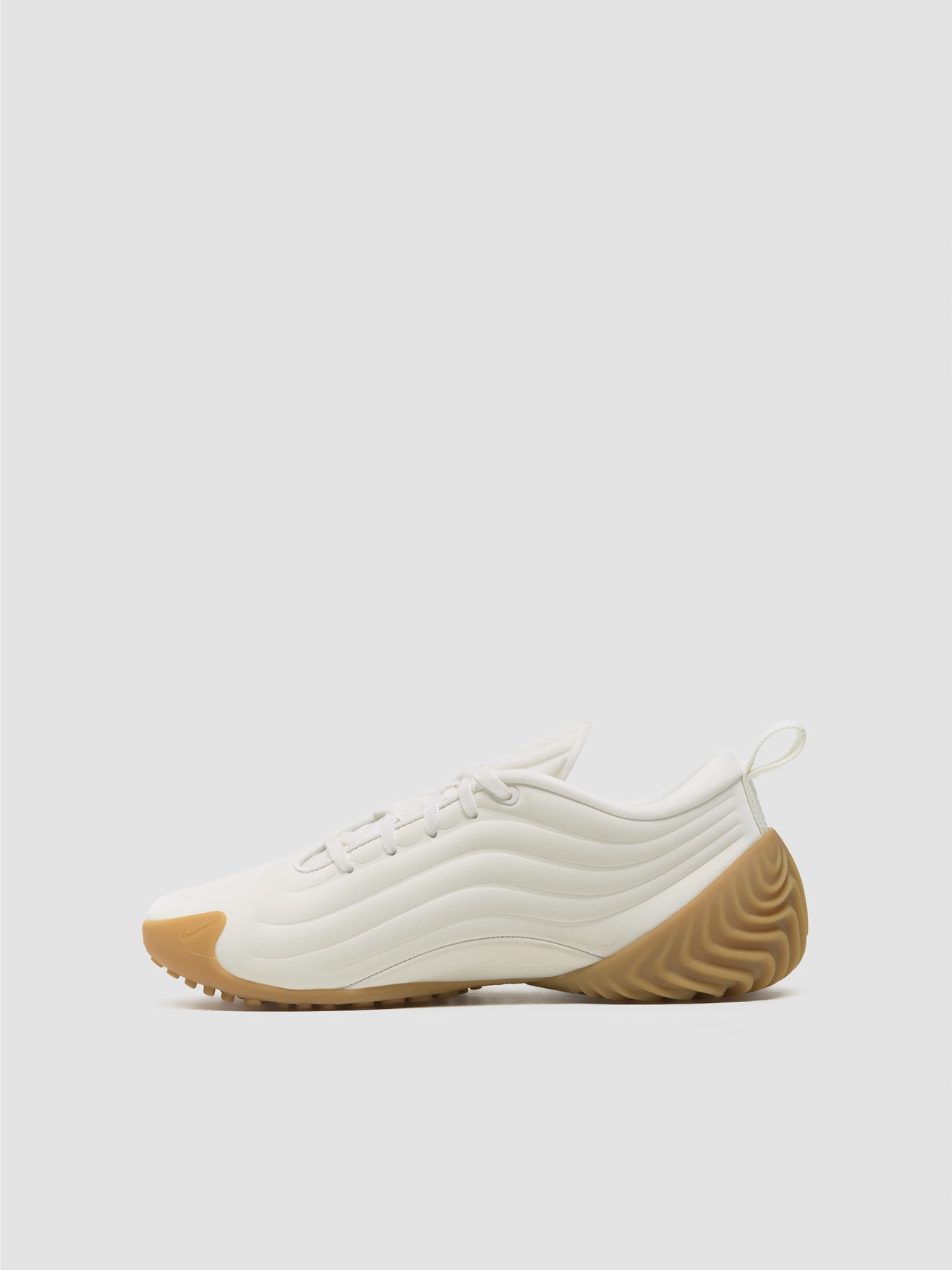 WMNS Astra Ultra Sneaker in Sail & Metallic Silver