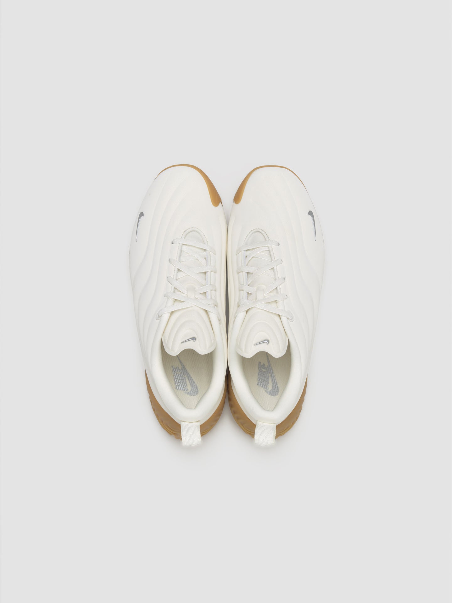 WMNS Astra Ultra Sneaker in Sail & Metallic Silver