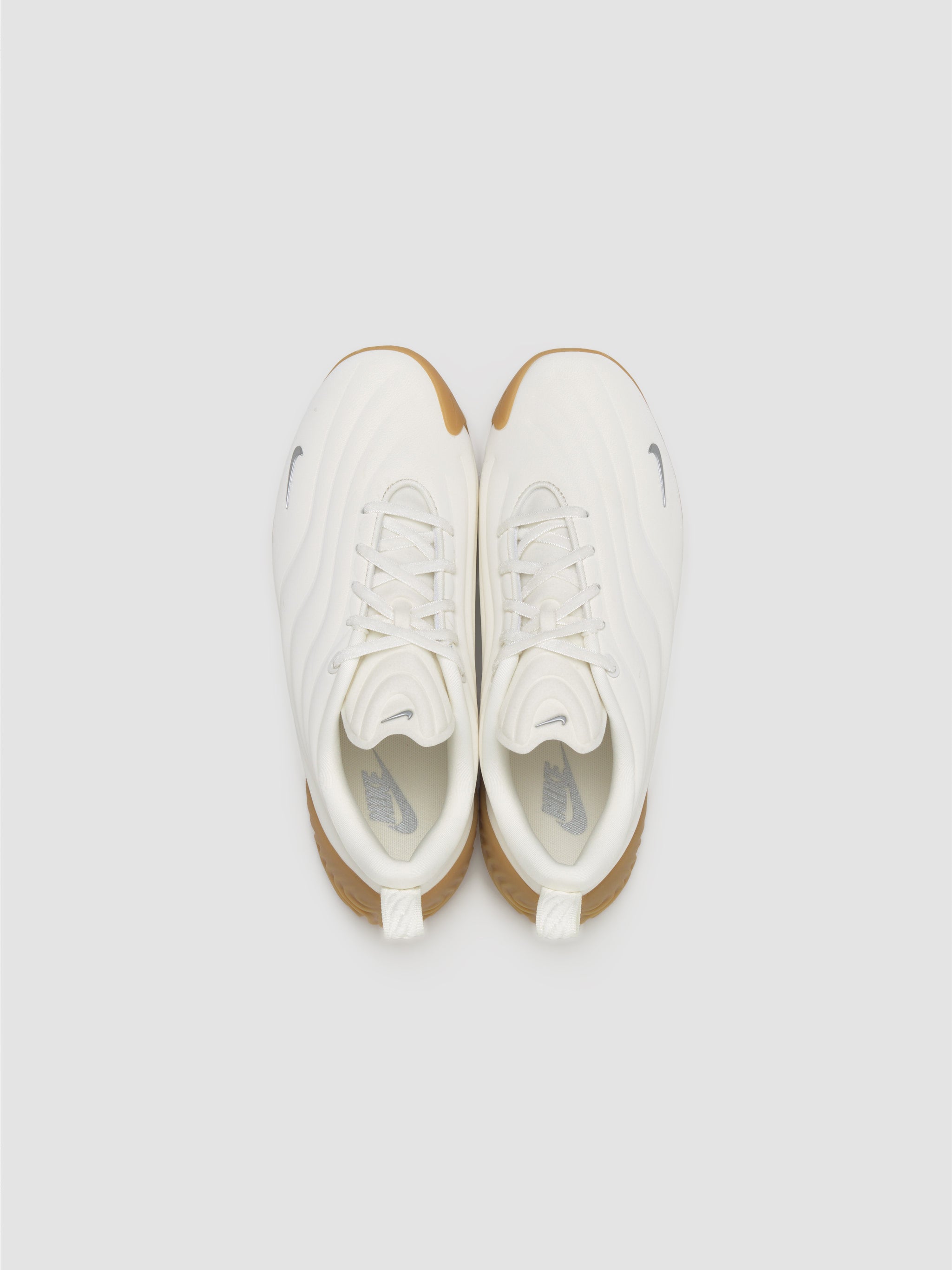 WMNS Astra Ultra Sneaker in Sail & Metallic Silver