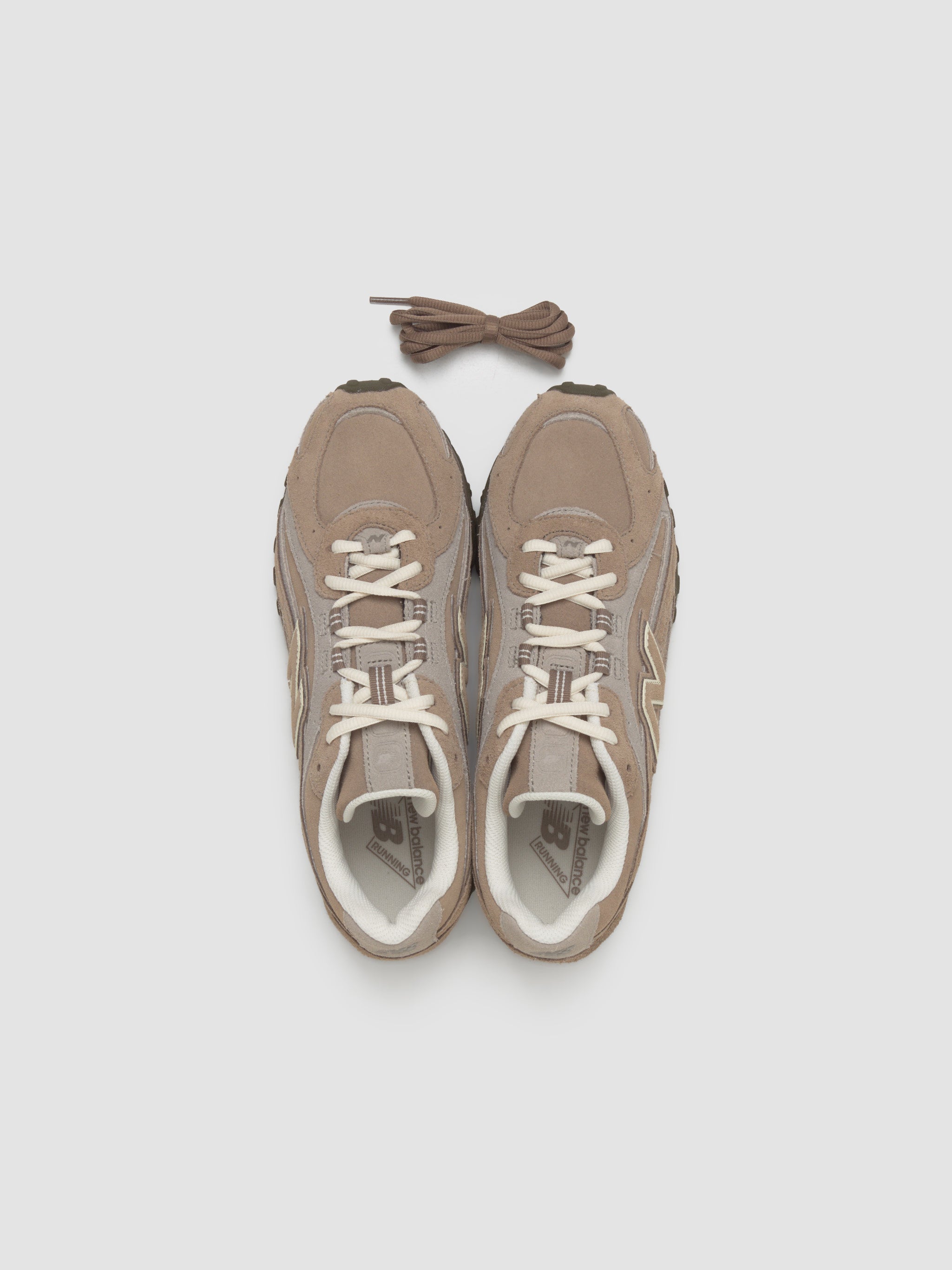 204L Sneaker in Mushroom