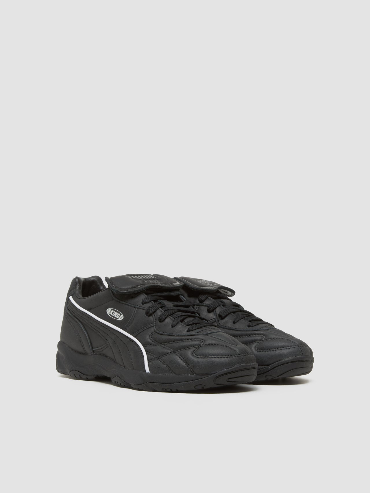 King Indoor Premium Sneaker in Black & White