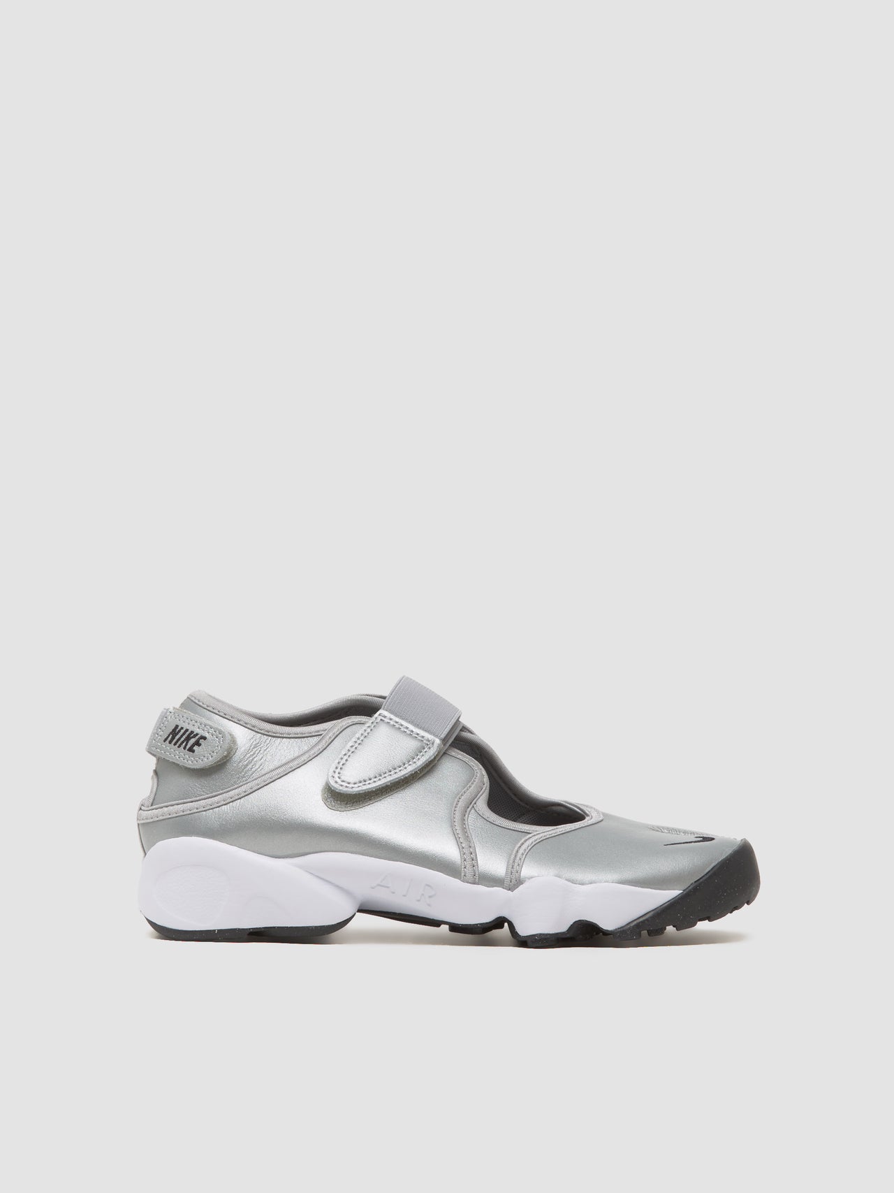 WMNS Air Rift Sneaker in Metallic Silver & Black