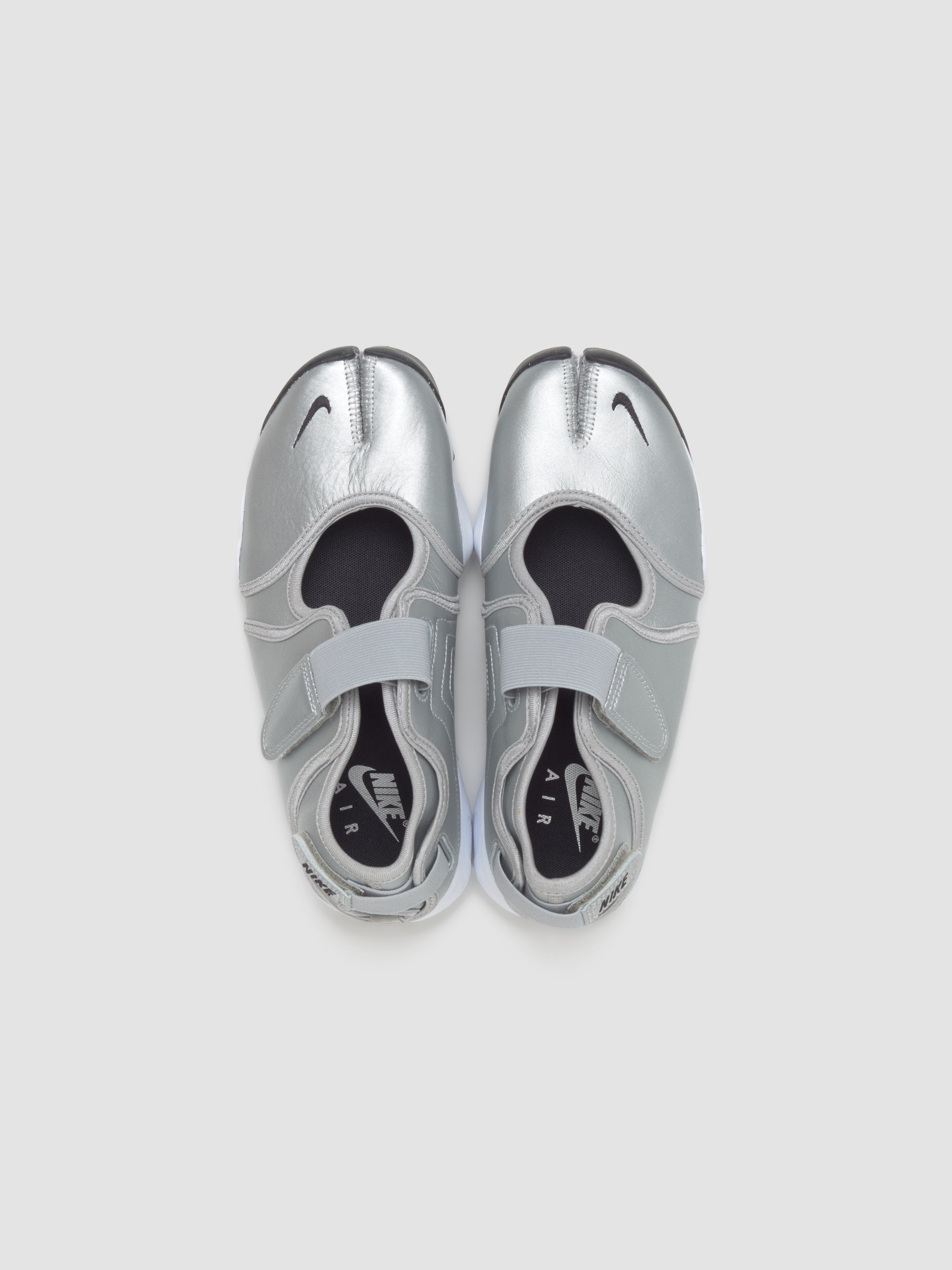 WMNS Air Rift Sneaker in Metallic Silver & Black