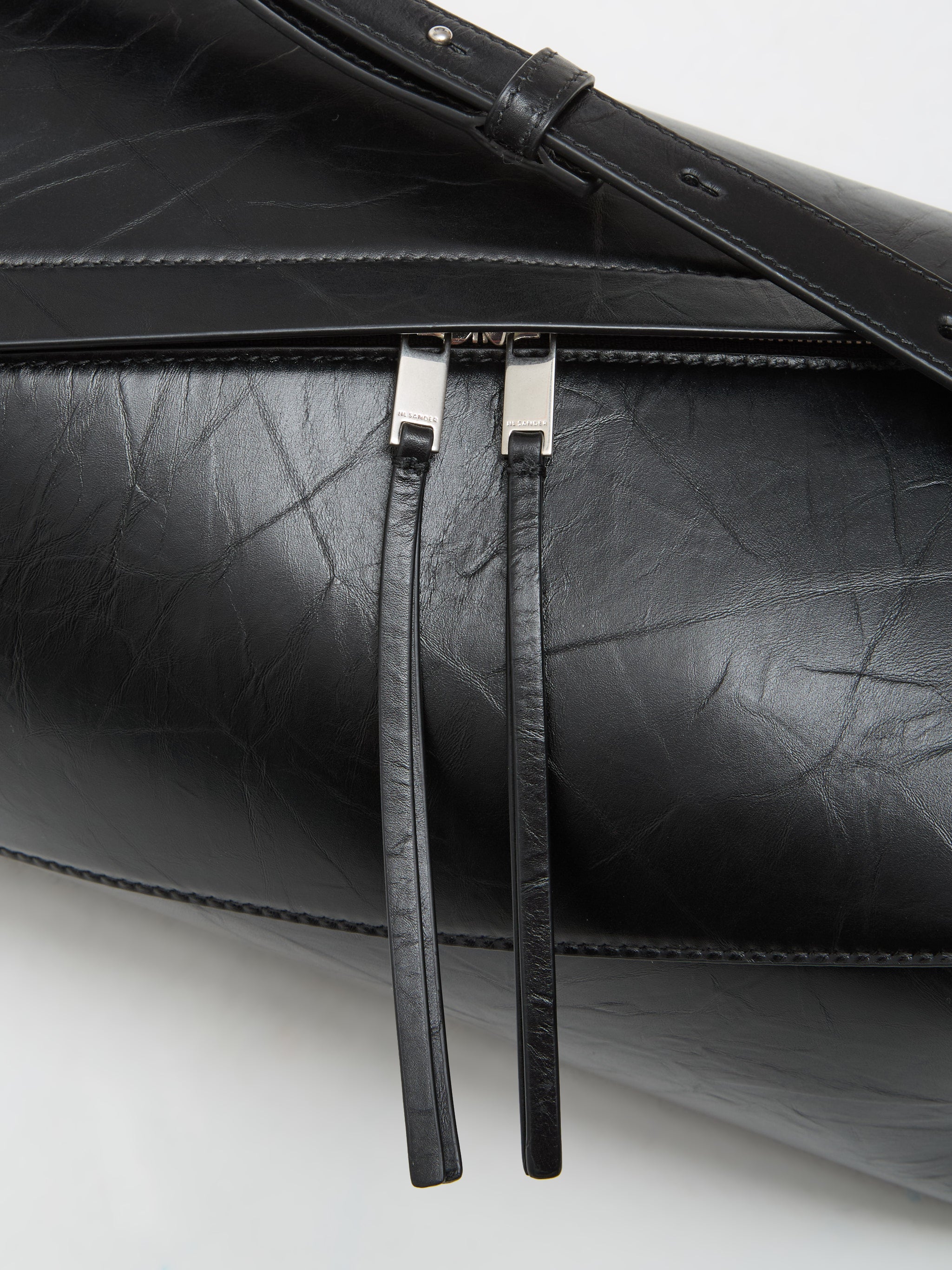 Vertigo Crossbody Medium Bag in Black