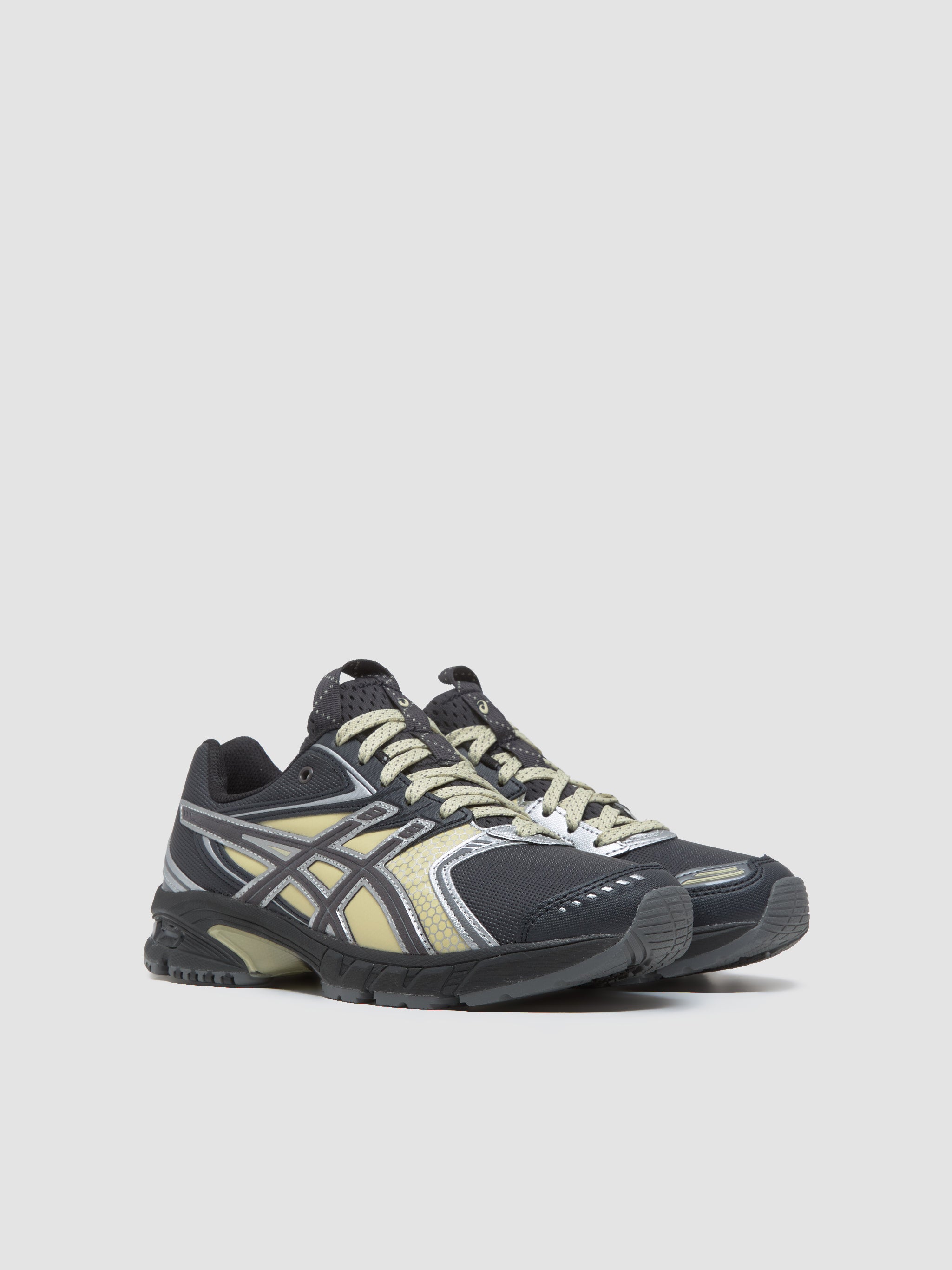 UB11-S GEL-DS TRAINER 14 Sneaker in Graphite Grey & Oyster White