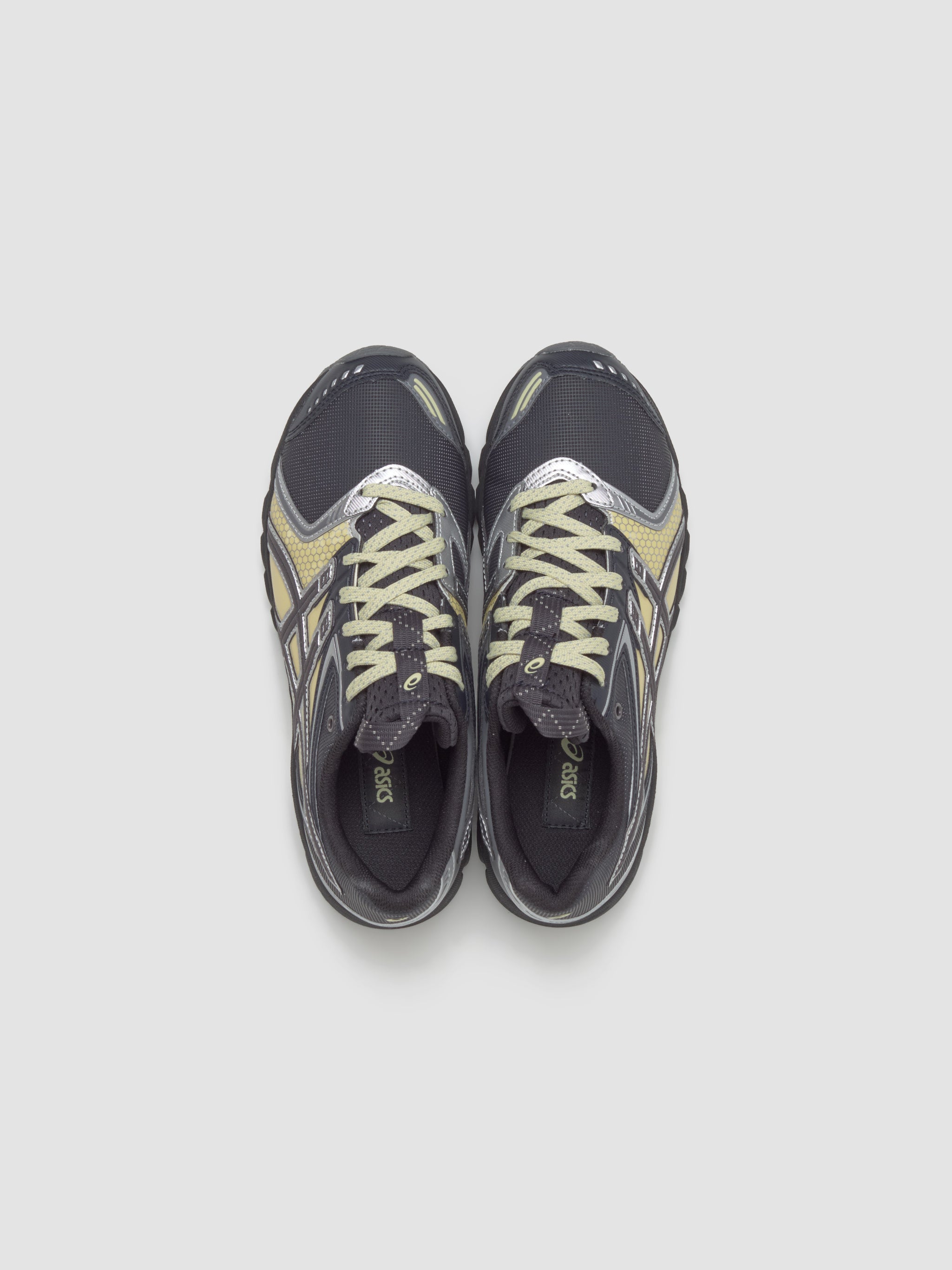 UB11-S GEL-DS TRAINER 14 Sneaker in Graphite Grey & Oyster White